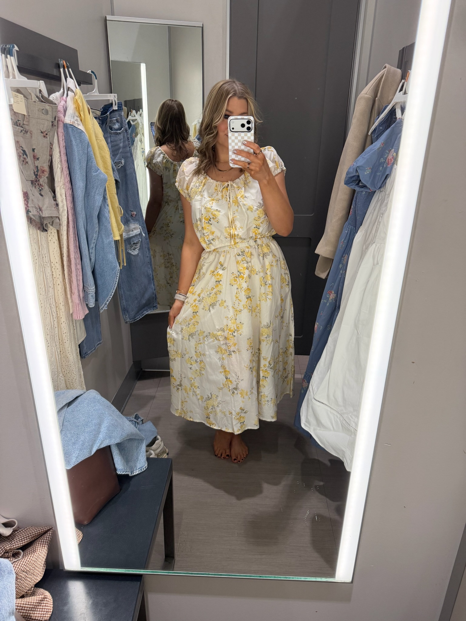 Summer dress! This two piece set is SO cute! 


graduation dress photography dress photoshoot dress country concert dress 

 