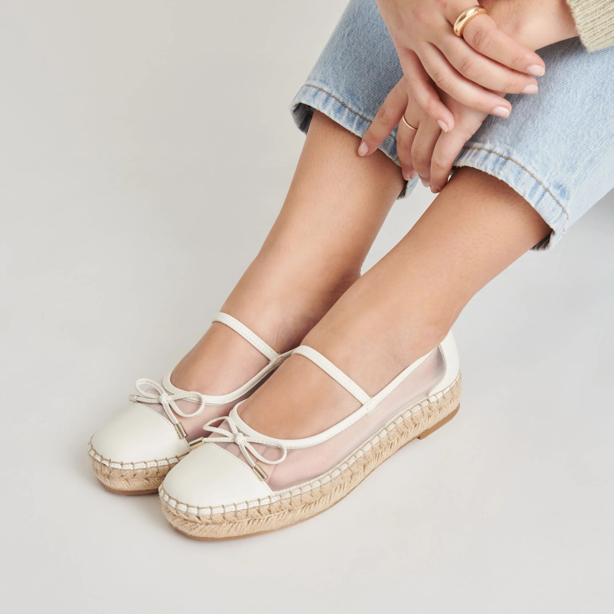 CAMBRE BALLET FLATS WHITE MESH | DolceVita.com