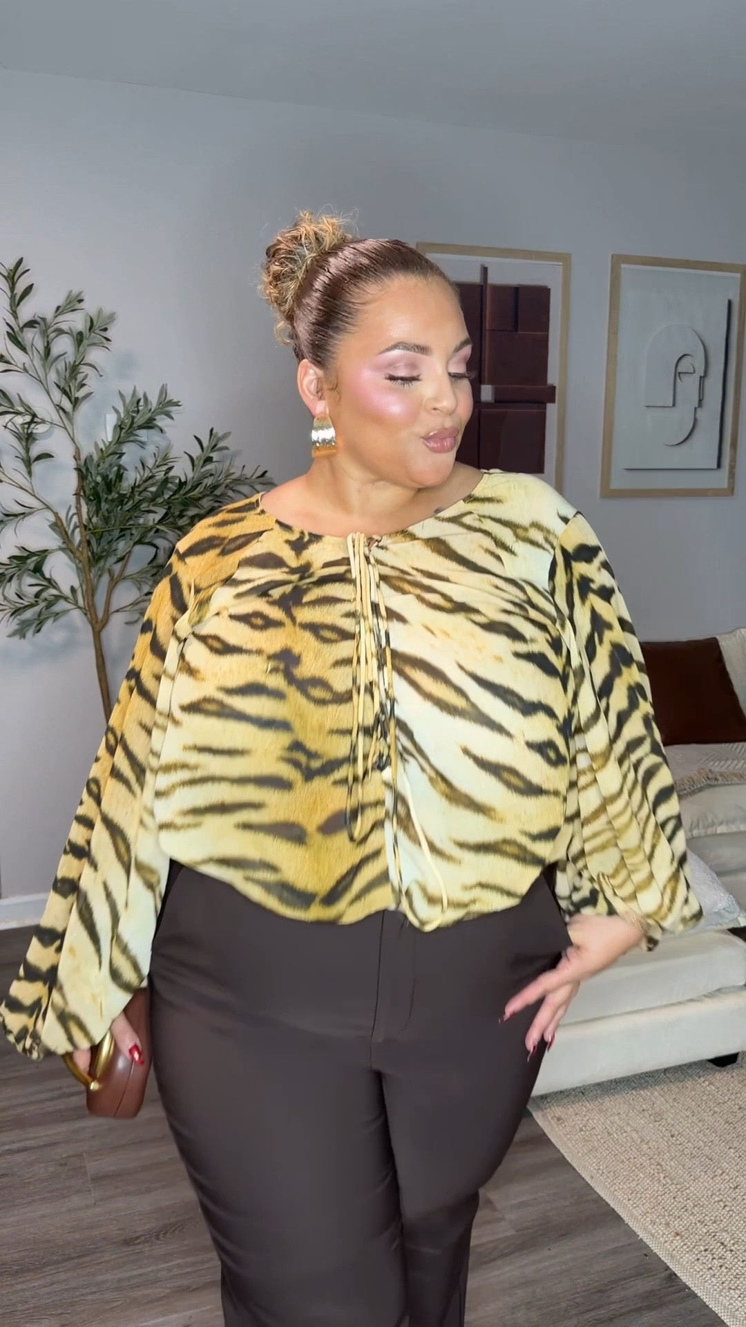 Wearing an xl in top and 1x in pants 

#LTKPlusSize #LTKgrwm #LTKWorkwear