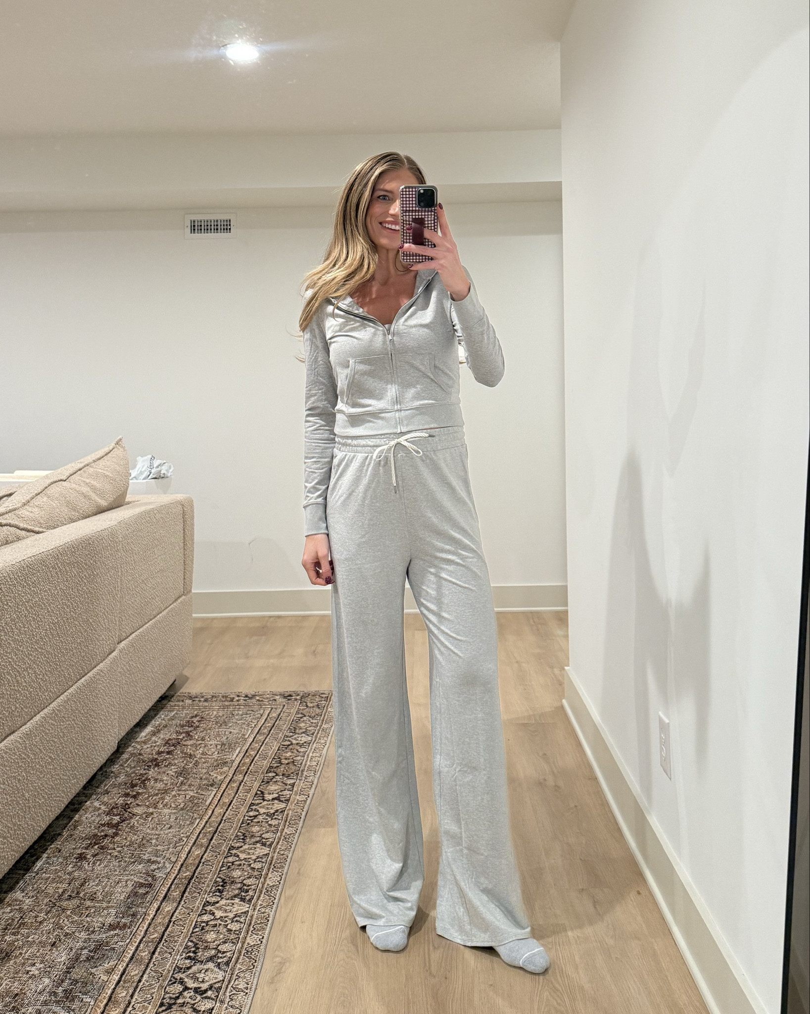 Today’s bump friendly and tall girl friendly ootd! 
Medium in top and medium long in bottoms for bump. They usually run tts! 
The bra I’m wearing is also on sale ! It’s padded and the best especially for pregnancy 




Vuori, lounge set, tall sizes, long inseam, 

#LTKootd #LTKTall #LTKBump