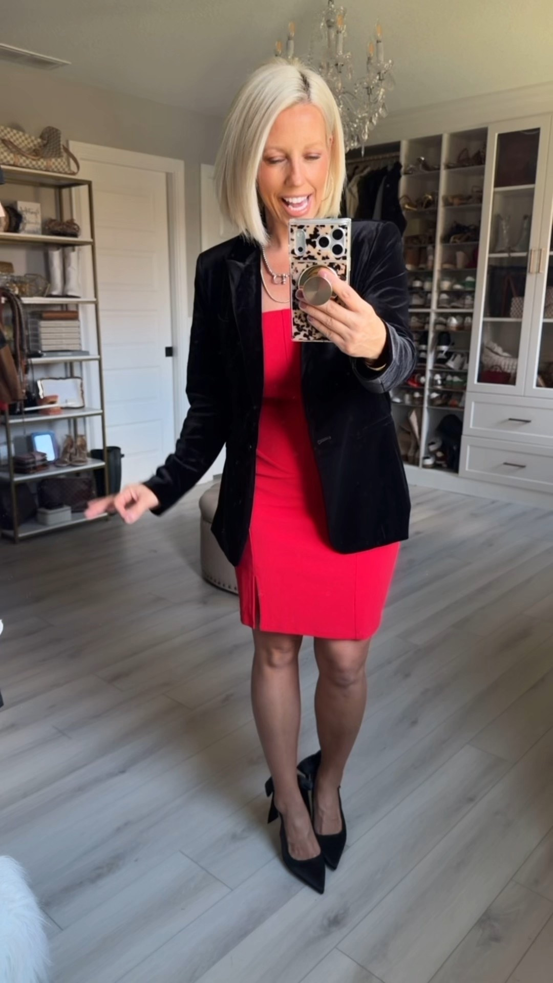 Walmart holiday haul!!! I’m loving all of the different textures and the ability to mix and match these pieces!!!! Grab them before they sell out!!!
⬇️⬇️⬇️
Wearing size small in both. Could have sized down in the dress! Lots of stretch! 

#LTKFindsUnder50 #LTKHoliday #LTKParties