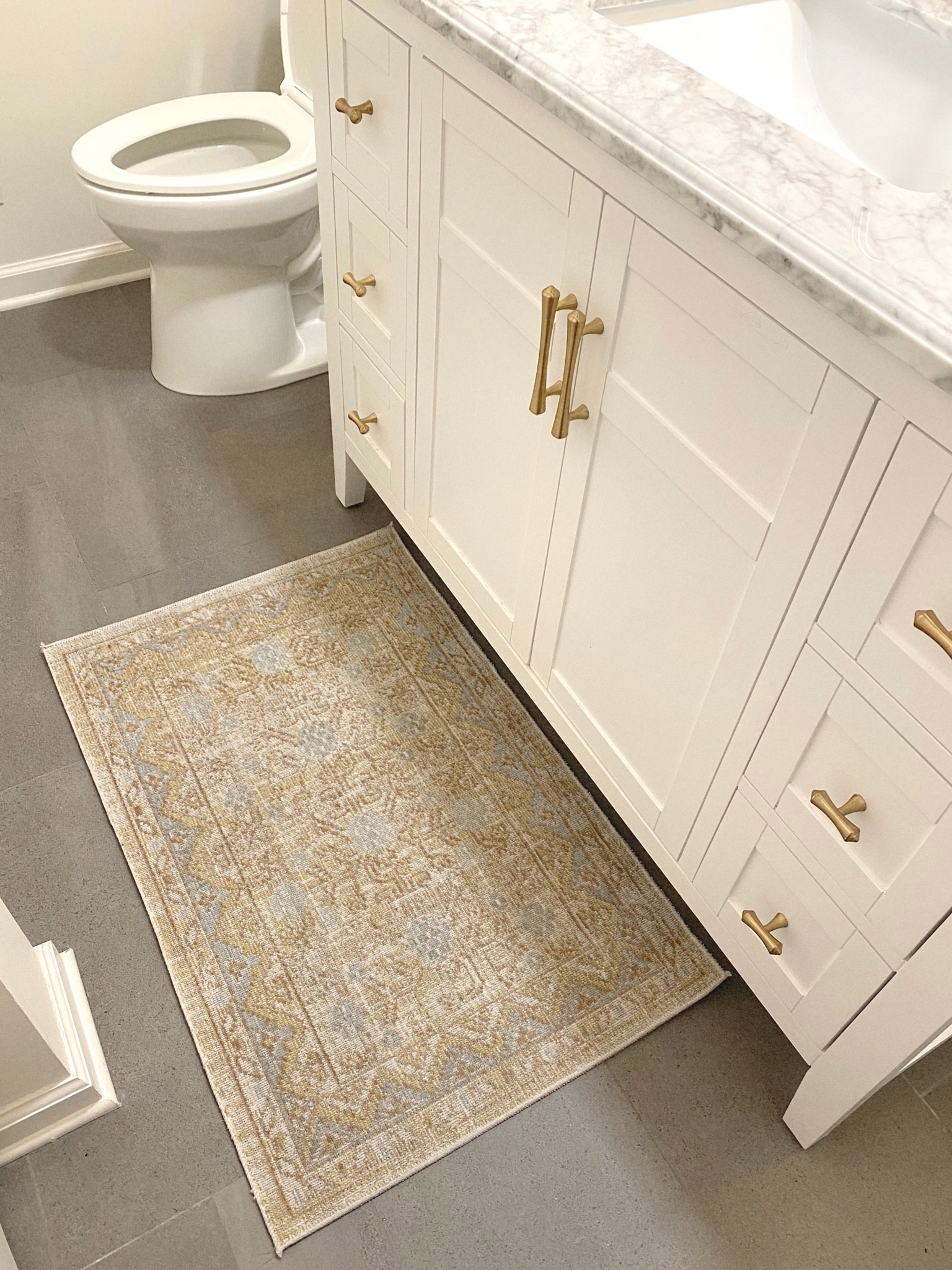 Obsessed with my Amazon bathroom rug! Really great quality for the price

Amazon, Amazon decor, bathroom rug, Amazon bathroom, guest bathroom, Amazon finds