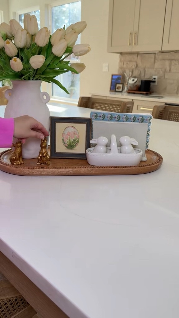 Let’s jazz up the kitchen island with a spring center piece! 

#LTKHome