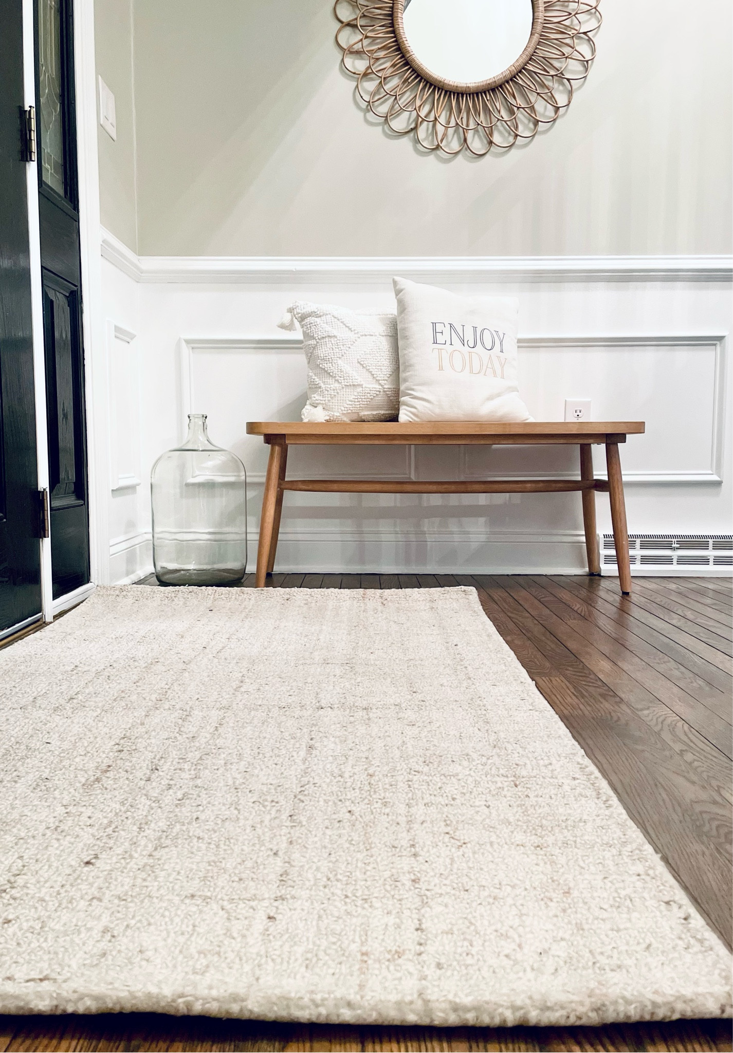 Entry rug refresh 🤍

I went with the 3x5 rug! This rug is so thick and soft. 🏠



#LTKhome