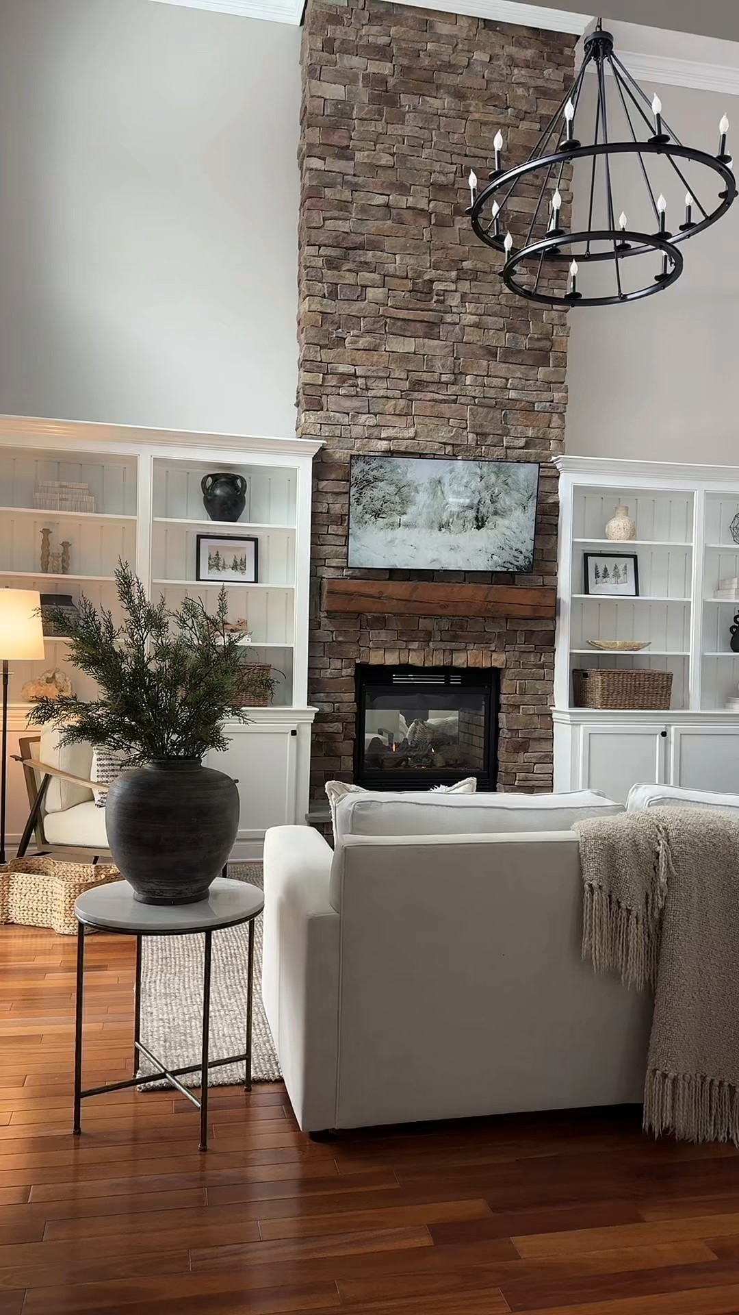 Warm minimalist winter living room 🤍
Cozy layers, soft neutrals, and simple textures that make the space feel calm and lived in.
Sharing the pieces that create this cozy-without-the-clutter look.
#winterhome
#cozylivingroom
#neutralhome
#warmminimalism
#livingroomdecor
#homeinspo
#cozyathome
#modernorganic


#LTKHome