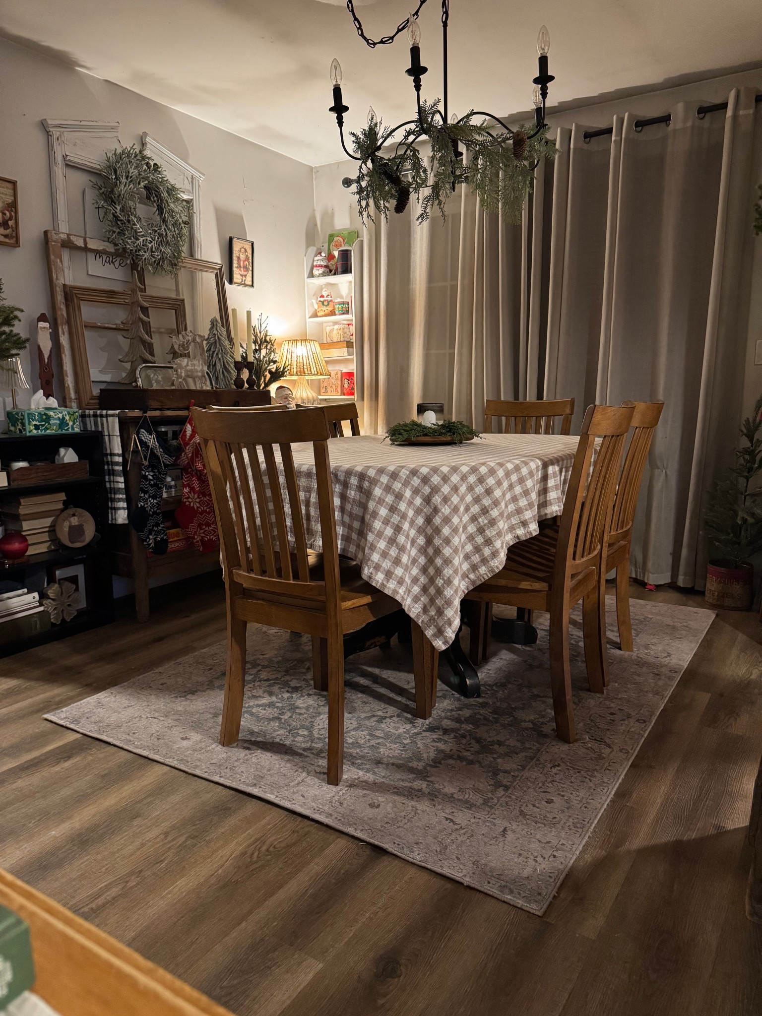 LOVE our cozy little dining room! 

#LTKHoliday #LTKHome #LTKSeasonal