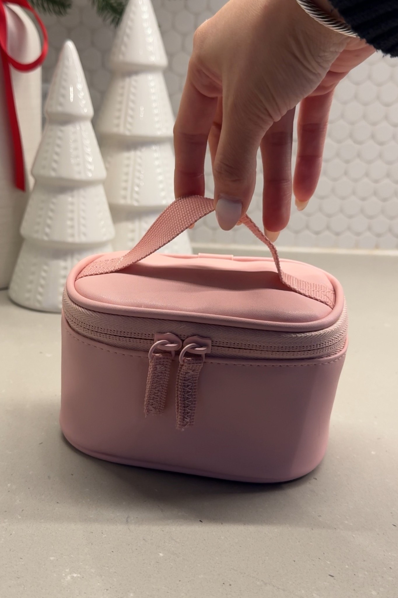 $10 mini vanity case! Perfect for someone who loves to travel! ✈️

#LTKHoliday #LTKTravel #LTKGiftGuide