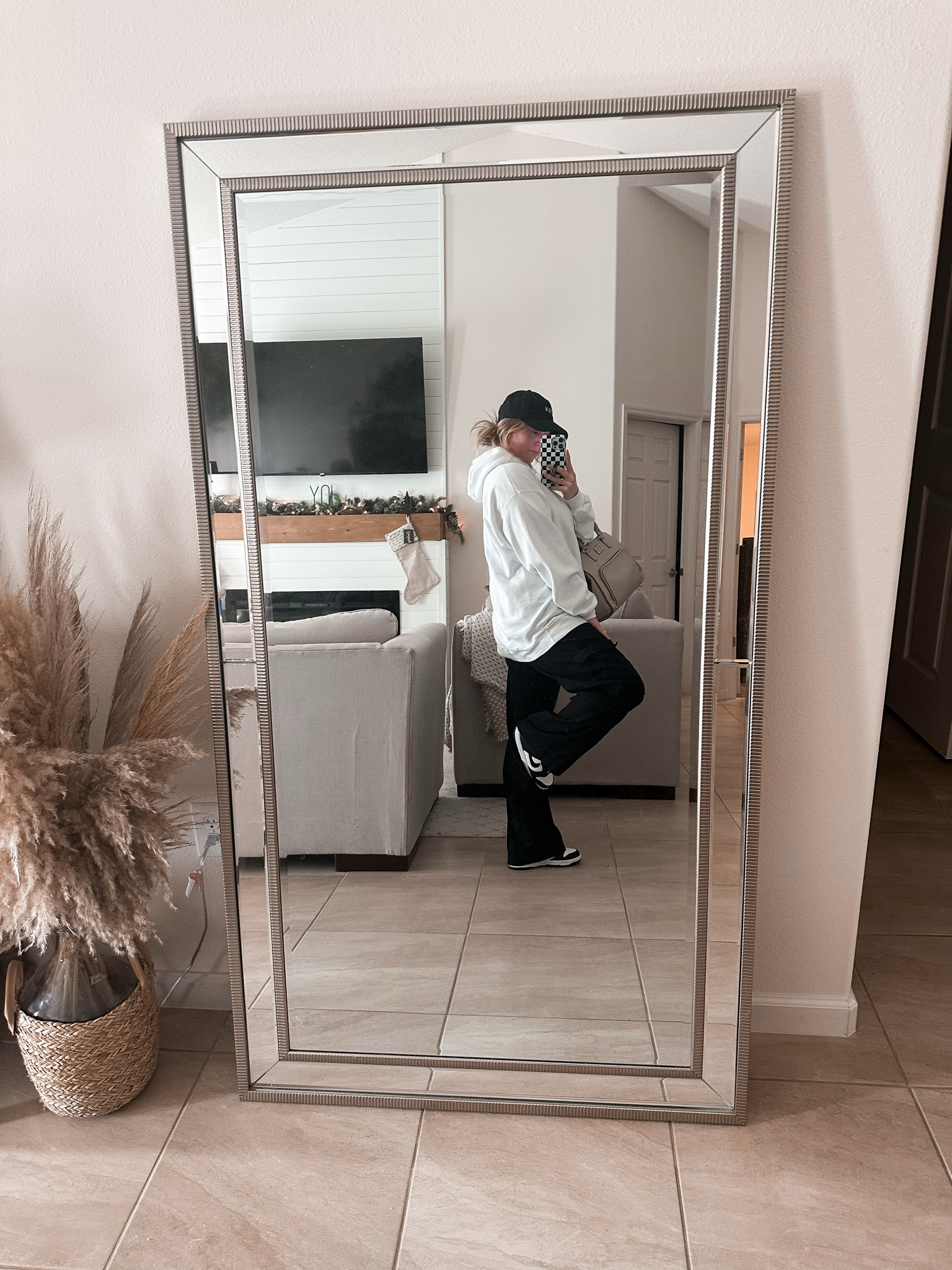 Amazon oversized hoodie on cyber Monday deal and my fav cargo pants from Target !

Hoodie | casual fashion | oversized | winter fashion | street style | edgy | comfy | amazon | target | nike | panda dunks 



#LTKCyberWeek #LTKFindsUnder50 #LTKFindsUnder100