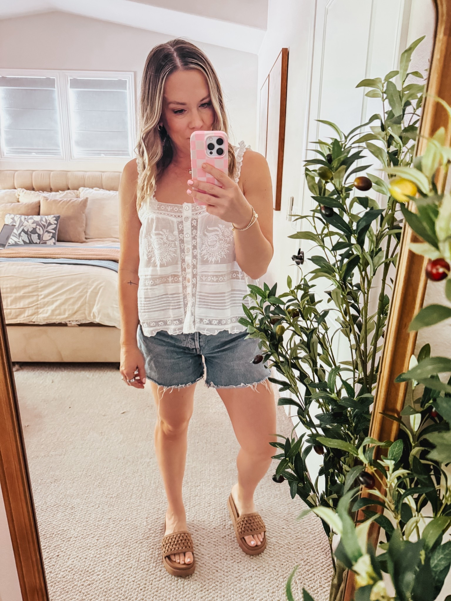 After a week of 40-50 degree weather we are now enjoying the mid 80s

I’ve had my eye on this tank for years now and it was definitely worth the splurge. Runs tts wearing a small