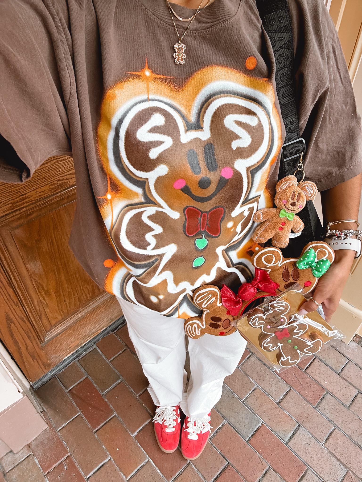 tee- ropedropthreads
keychains- tokyo disney