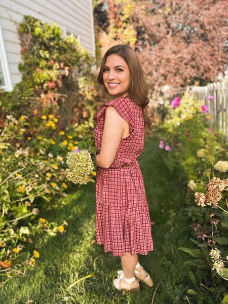 Happy Monday, sweet friends! 🏵️ can you believe it’s October?! Pulling out all the fall dresses from here on out! Love this darling plaid number! The perfect dress to play in the Garden!♥️

#LTKfindsunder50 #LTKSeasonal