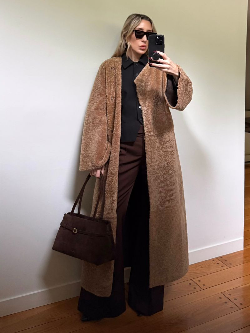 Shearling jacket #stylist #shearling #jacket #winter #bag 

 #LTKHoliday #LTKdayinmylife #LTKootd