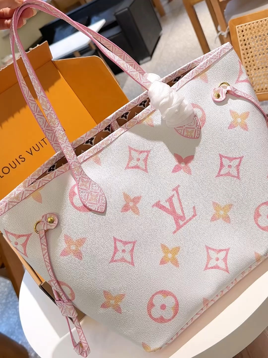 Louis Vuitton Neverfull New Style Tote Bag Handbag LV Bags
 #LTKFind Finds｜DHgate Bag｜DHgate Tote Bag | DHgate Handbags | DHgate Purses｜Luxury wallets


#LTKHoliday #LTKSeasonal #LTKbaby