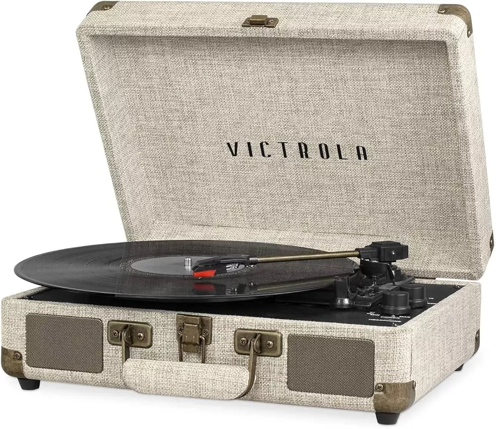 Victrola Tocadiscos port til curated on LTK