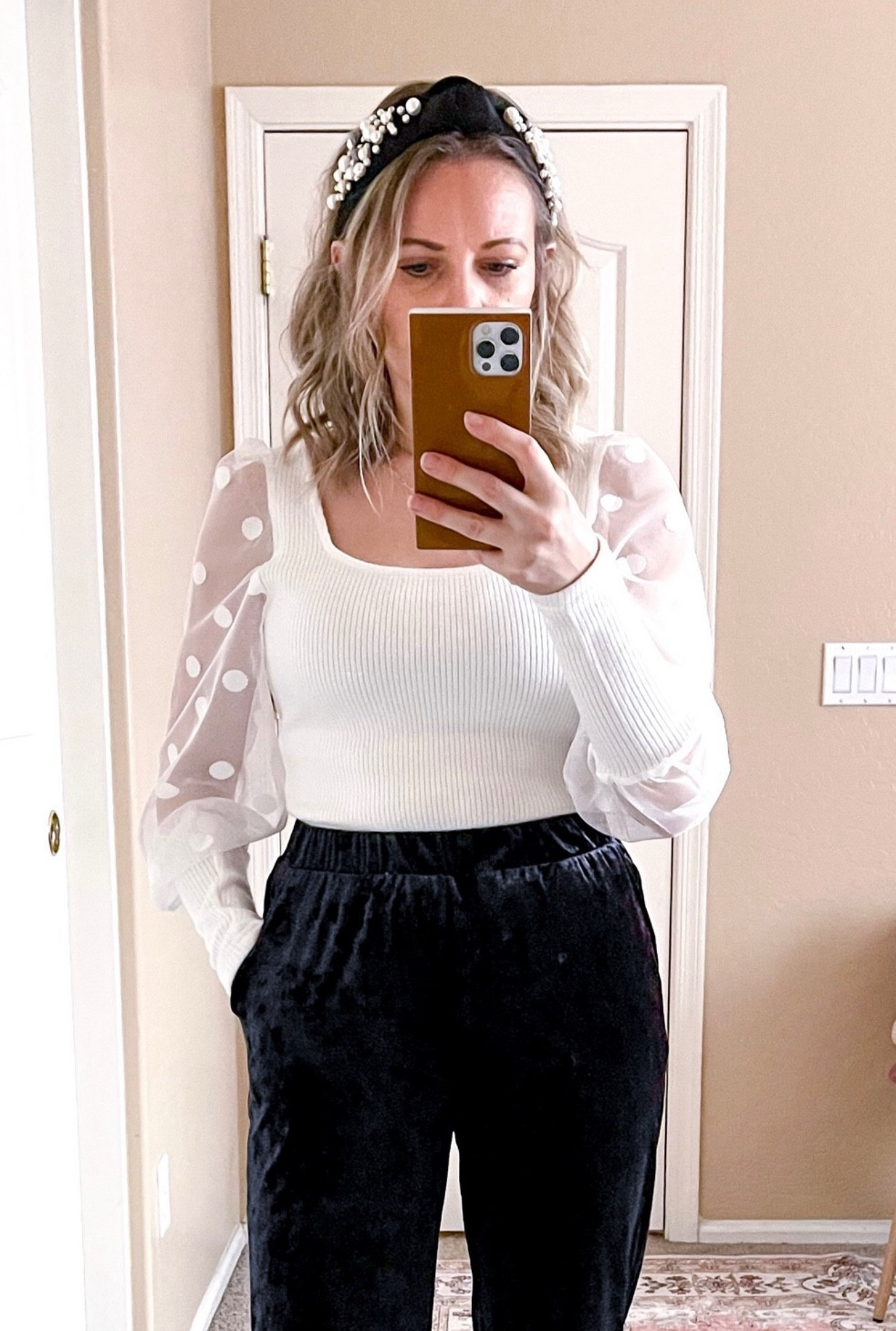 Cute  top from Amazon! Love the balloon sleeves! More colors available! 





White top 
Winter top 
Amazon Fashion 
Amazon finds 

NYE Outfit








#LTKSeasonal #LTKFindsUnder50 #LTKGiftGuide #LTKHoliday


#LTKSeasonal #LTKWorkwear