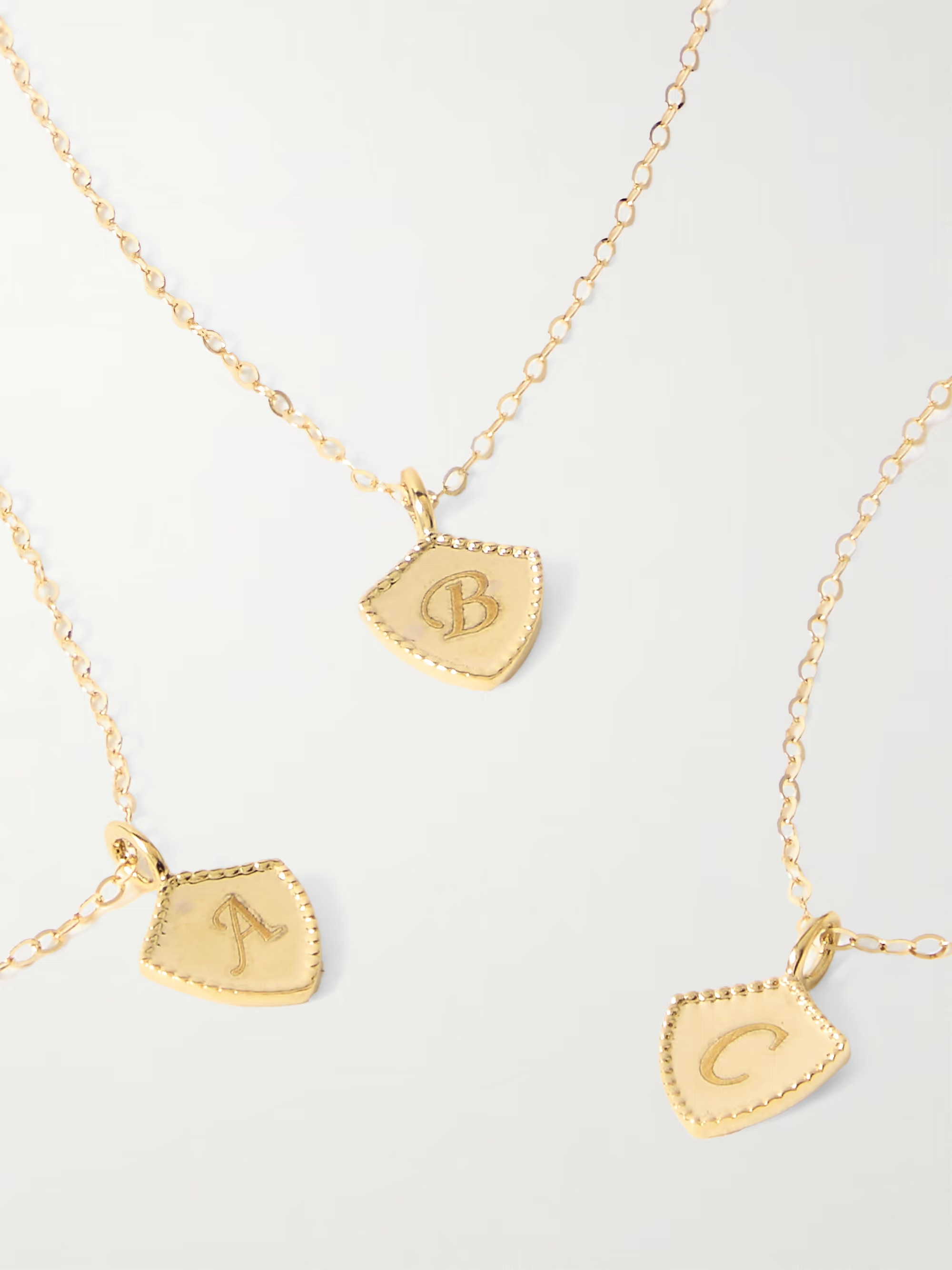 Mini Shield 10-karat gold necklace | NET-A-PORTER APAC