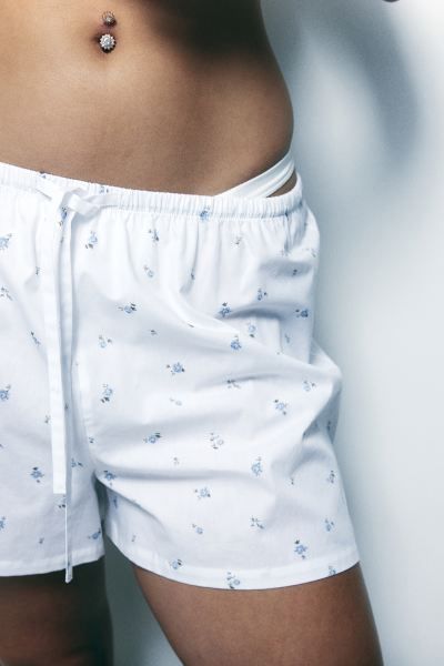 2-pack cotton poplin pyjama shorts - White/Small flowers - Ladies | H&M GB | H&M (UK, MY, IN, SG, PH, TW, HK)