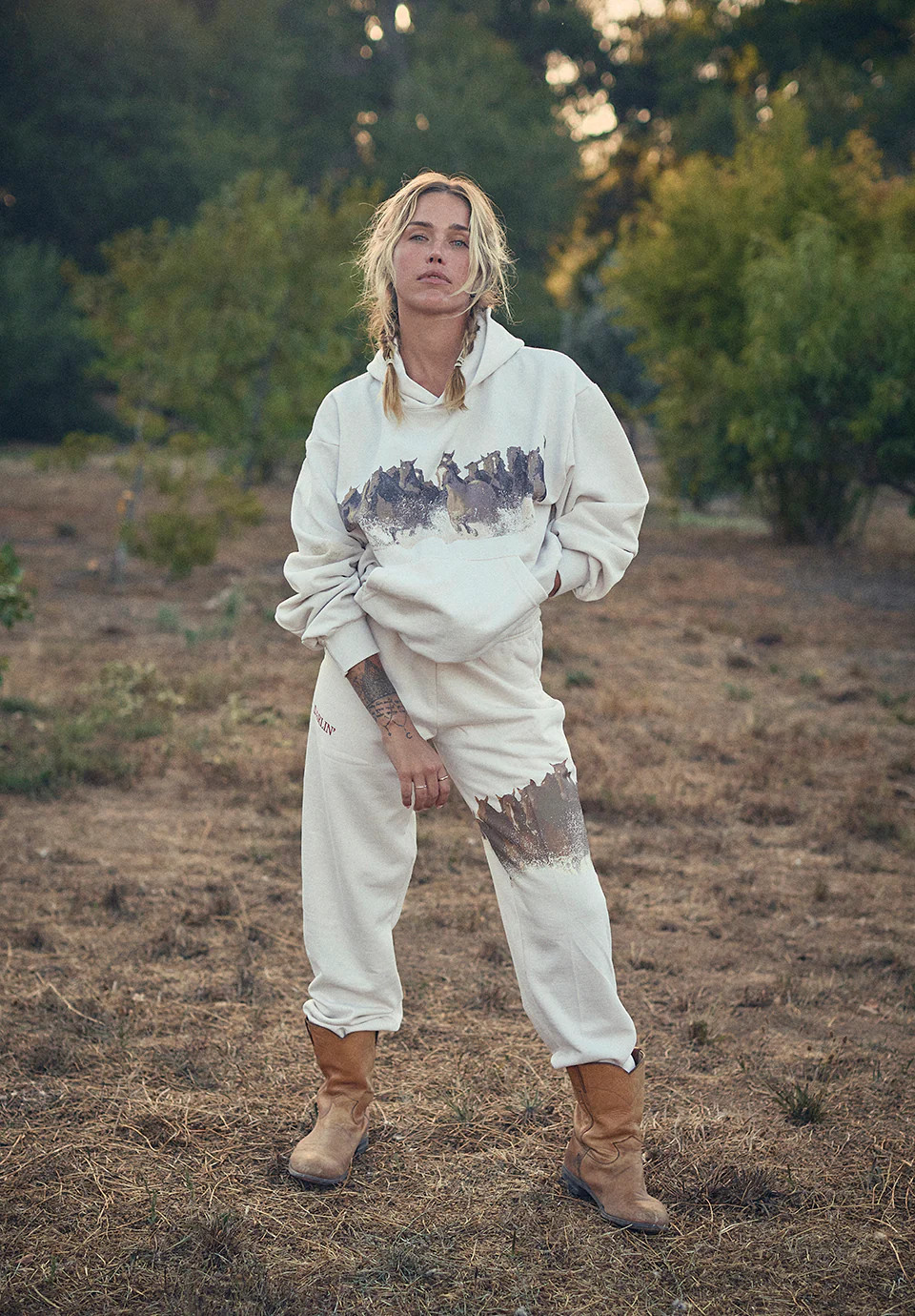 WILD HORSE Hoodie - Creme | Darlin'