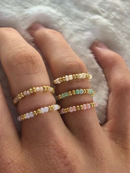 How adorable are these dainty handmade pearl rings?! 


golden rings , Pearl jewellery , Rings in gold , gold plated rings 18k