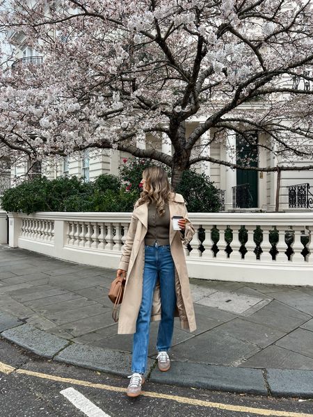This spring outfit on repeat 🌸

These Abercrombie 90s straight leg jeans fit like an absolute dream. I definitely need them in more colours. They have such a great choice of colour ways too.

#LTKeurope
