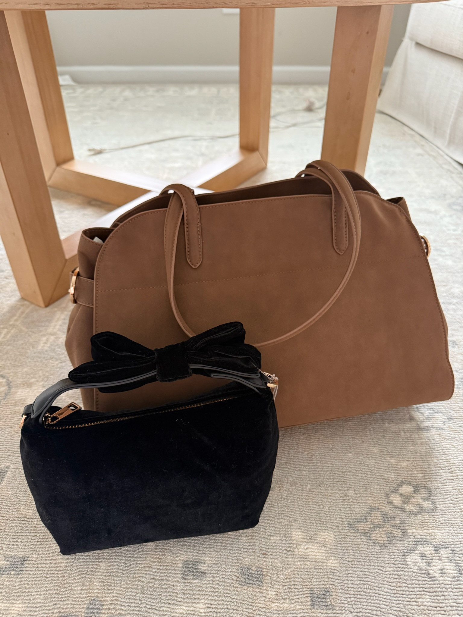 Just got in two of the cutest handbags from Target! The black would make the perfect holiday bag! Fall bags // holiday bags // tote bags // dressy bags // target bags // target finds 

#LTKSeasonal #LTKFindsUnder50 #LTKHoliday