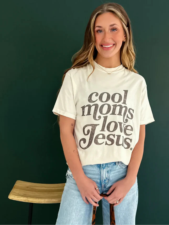 Cool Moms Love Jesus Tee | Worthy Wear