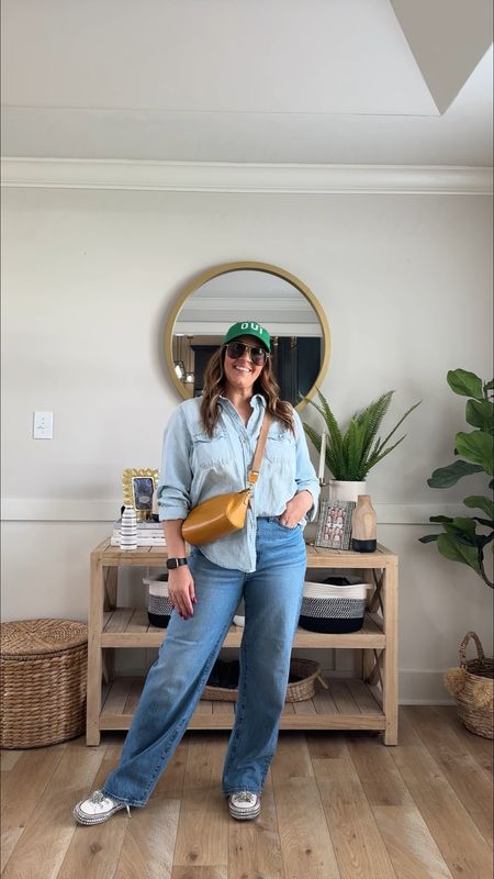 An easy spring outfit! Madewell jeans are true to size! 

#LTKfindsunder100 #LTKover40 #LTKmidsize