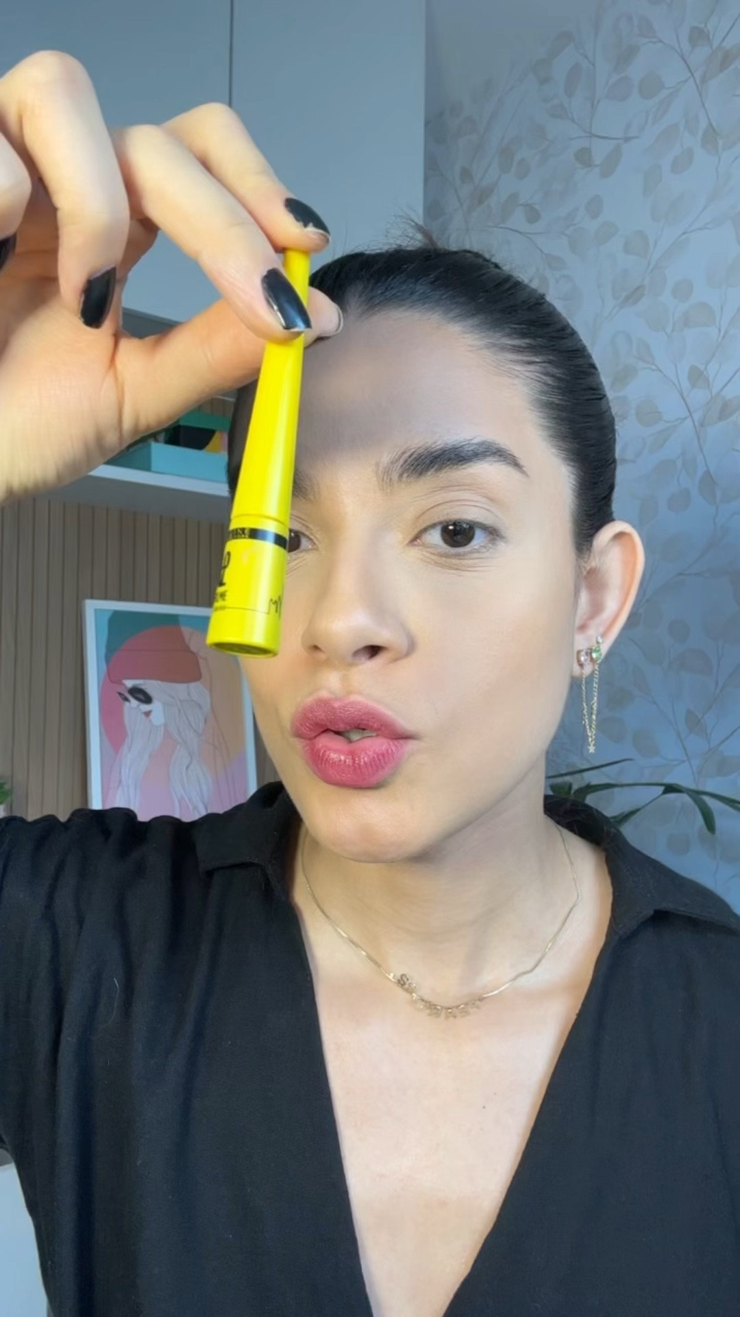 Tutorial de delineado fácil e rápido usando o The Colossal Super Filme da Maybelline NY 

#LTKVideo #LTKbrasil #LTKbeauty