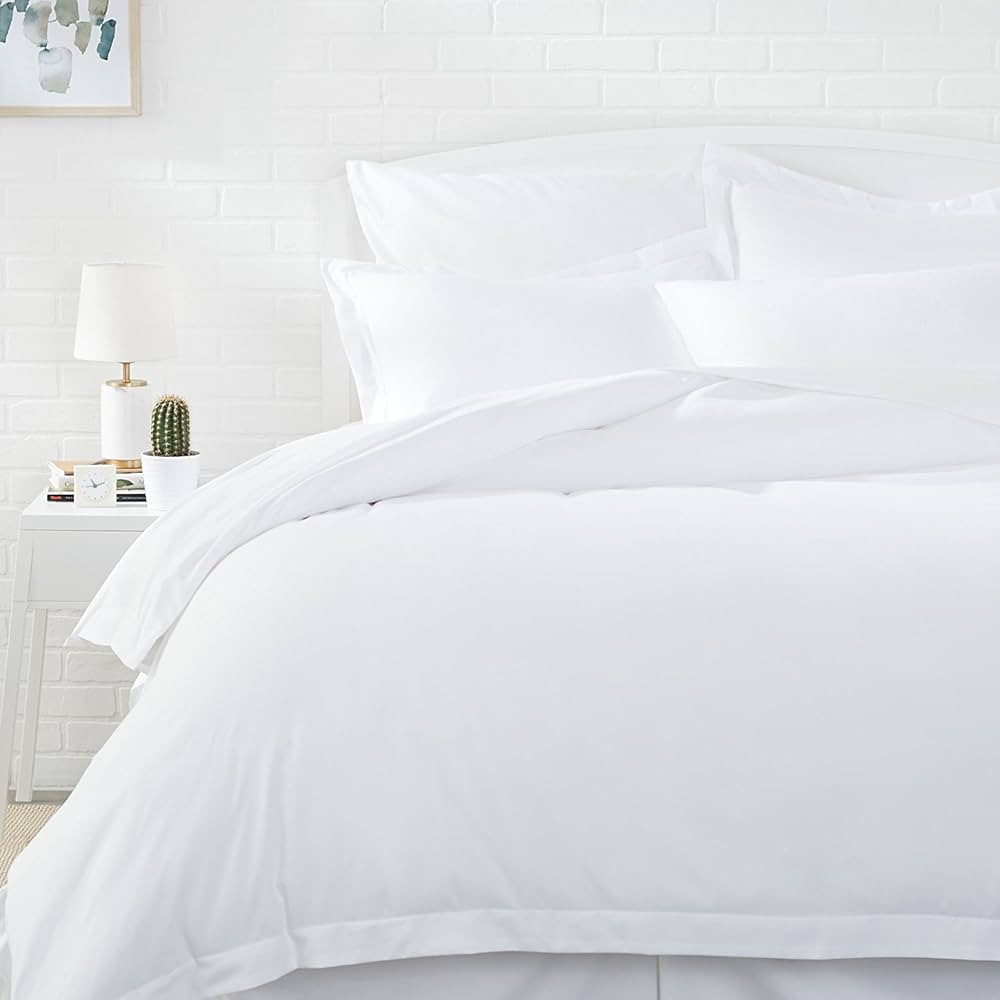 Amazon Basics Lightweight Microfiber Duvet Cover Set with Snap Buttons, Full/Queen, Bright White | Amazon (US)