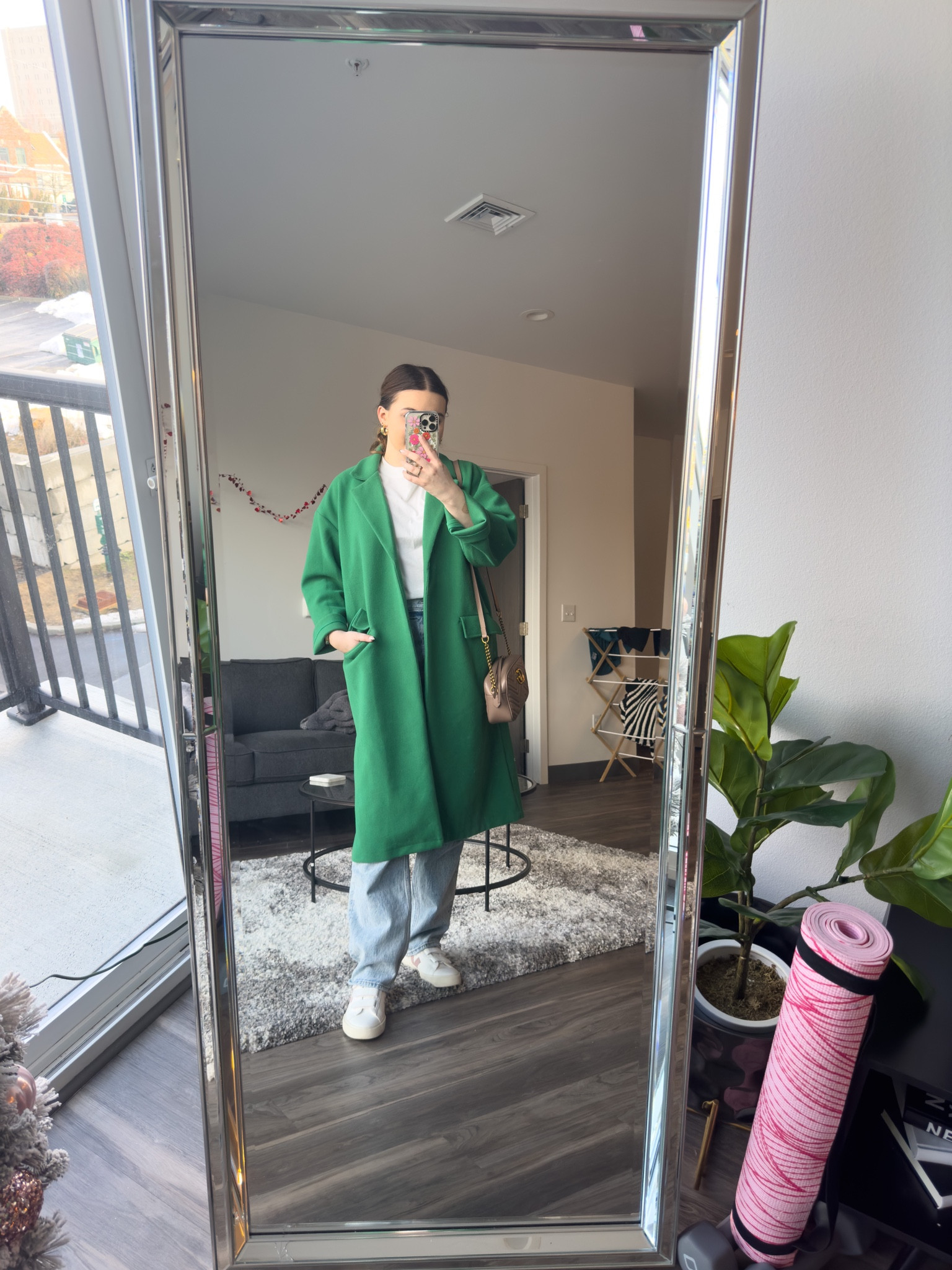 Casual winter day outfit idea! Featuring high waisted jeans and white sneakers 

#LTKSeasonal #LTKunder100 #LTKstyletip