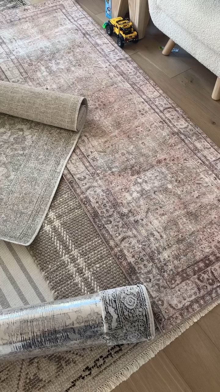 rugs, rugs and more rugs 🤗
____
#rugs #homedecor #interiordesign #carpet #rug #carpets #handmade #interior #home #design #decor #handmaderugs #interiors #rugsofinstagram #art #arearugs #homedesign #furniture #vintagerugs #decoration #vintage #interiordesigner #livingroom #kilim #arearug #carpetdesign #customrugs #modernrugs #interiordecor #persianrugs