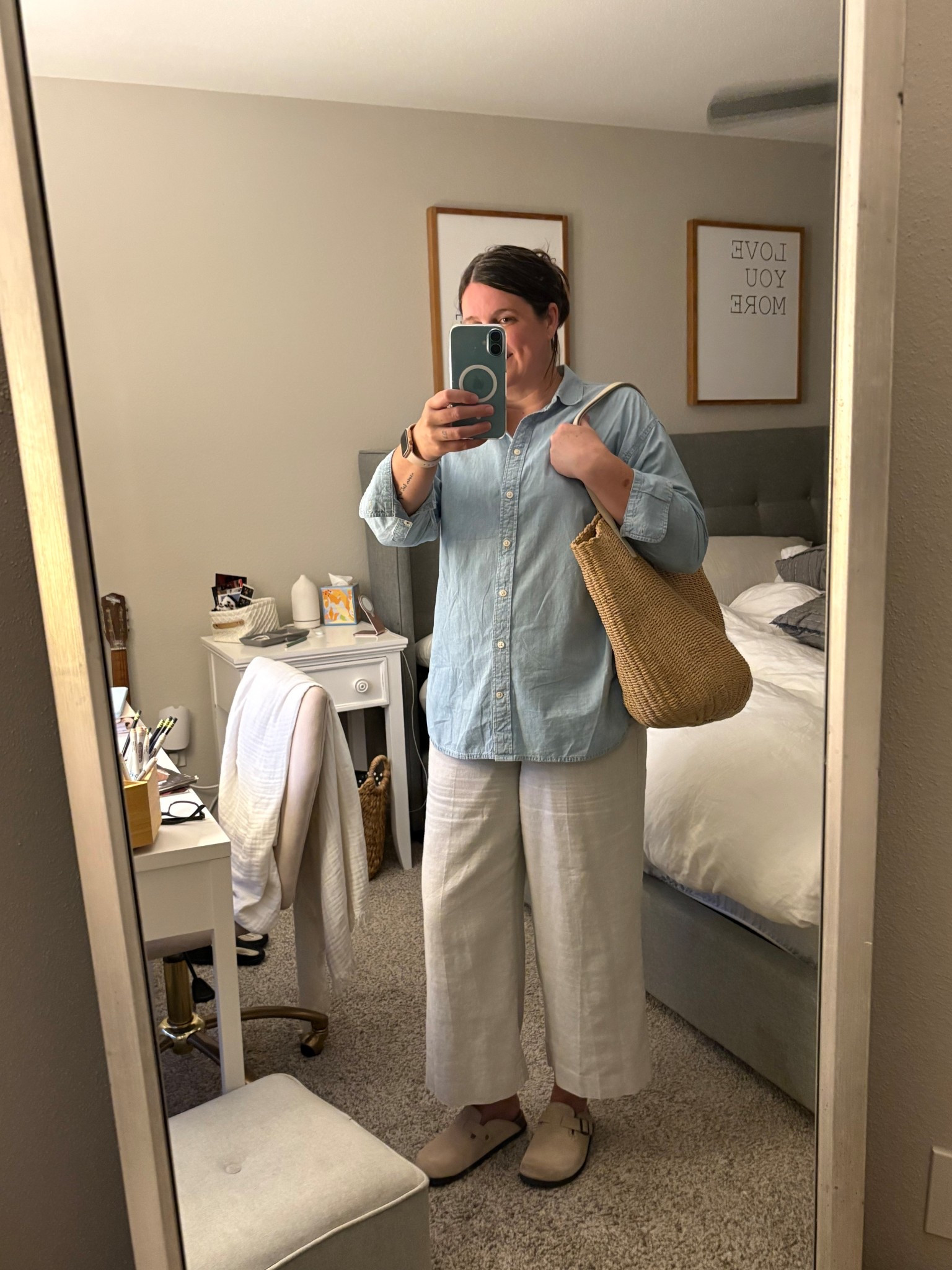 Today’s look: easy, coastal, and ready for whatever the day brings. Chambray, linen, and my favorite woven tote — the unofficial Meal & Grace uniform.

Tell me — what’s your go-to outfit when you want to feel comfortable but pulled together? 👖👜

Gracefully yours,
🫶🏻 Jeanie Jo


#LTKgrwm #LTKMidsize #LTKootd