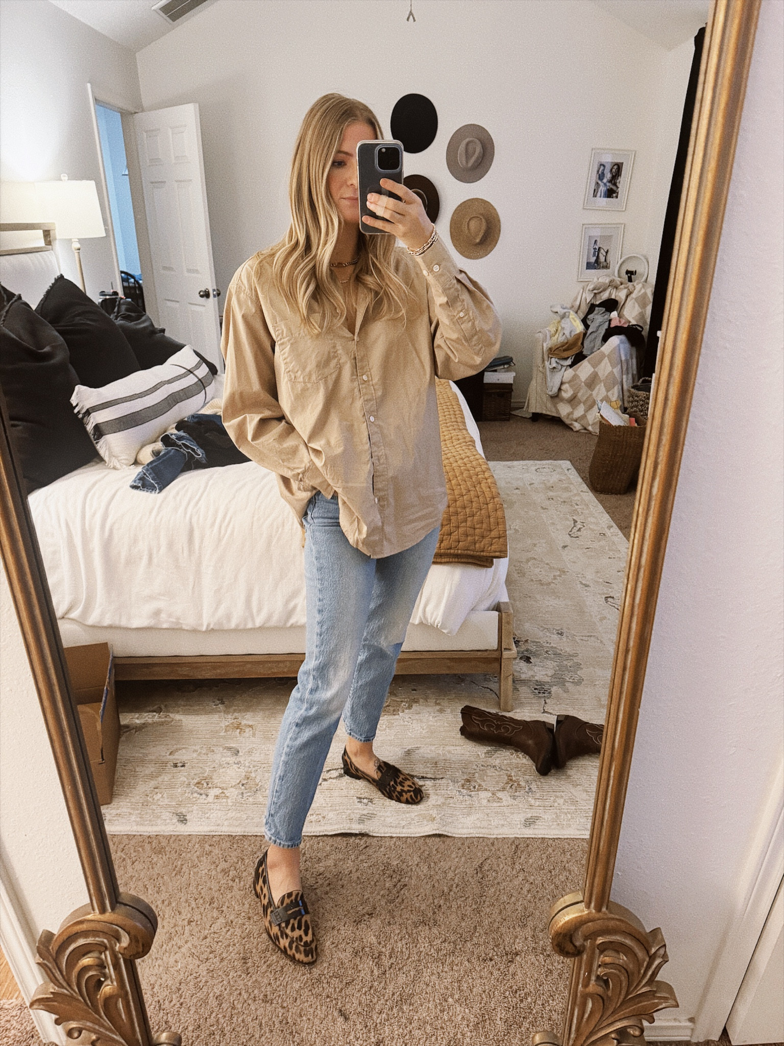 Casual Monday outfit for the office! This shirt is the perfect fit. My favorite jeans ever that look incredible on anyone 

#LTKFindsUnder100 #LTKStyleTip