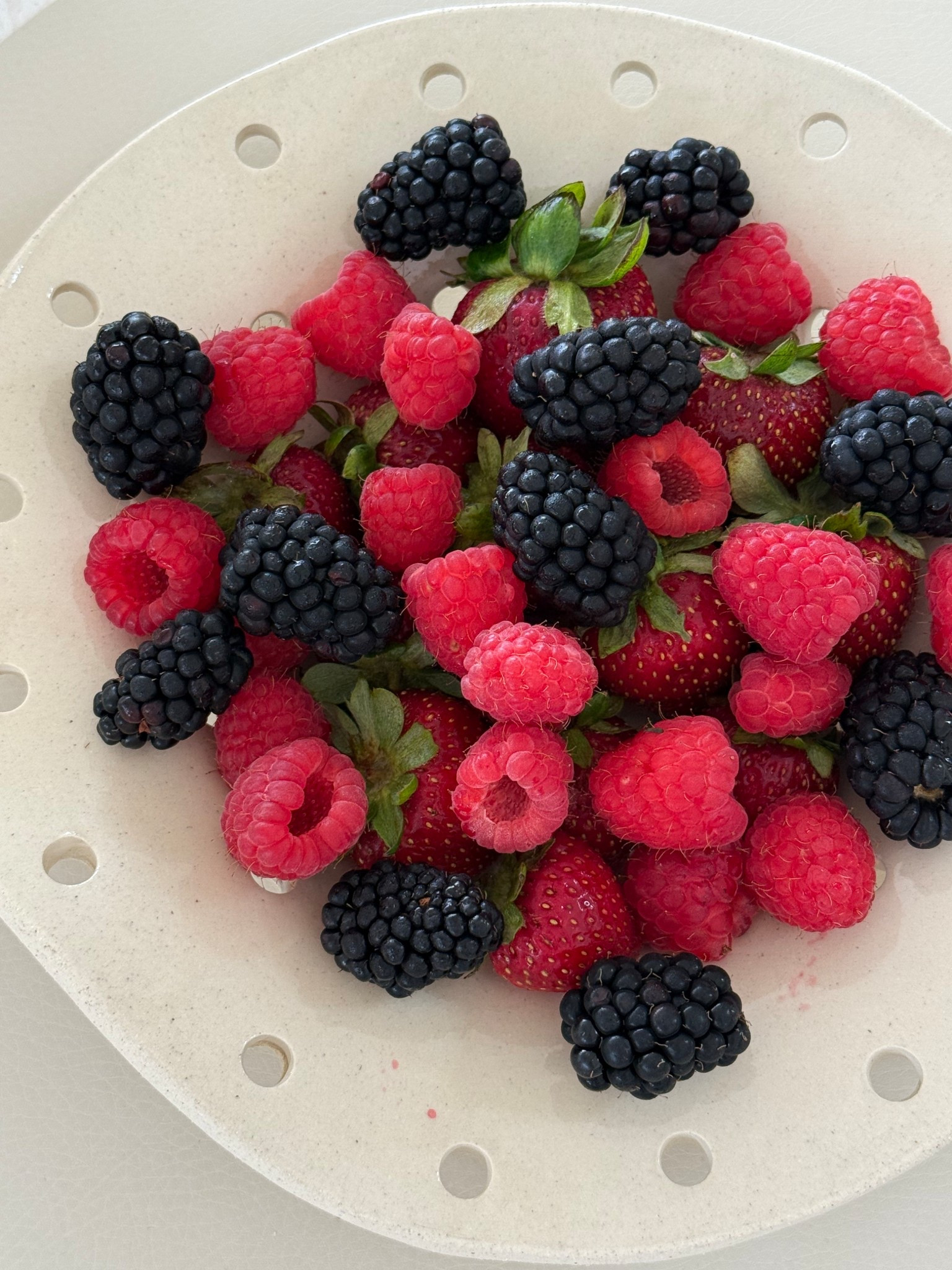summer fruit bowl 🍓

Organic Modern Home Decor | Virginia Sin Fruit Bowl | Virginia Sin Fruit Colander | Virginia Sin Berry Bowl | 

#LTKFindsUnder100 #LTKHome #LTKSeasonal