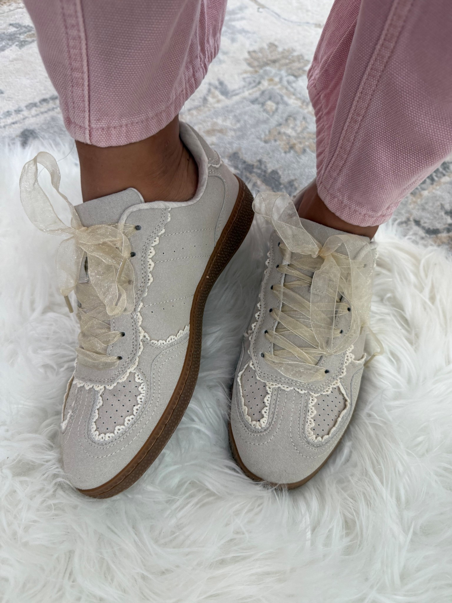 Amazon sneaker must haves! #sneaker #amazonfashion 

#LTKShoeCrush #LTKStyleTip #LTKSeasonal