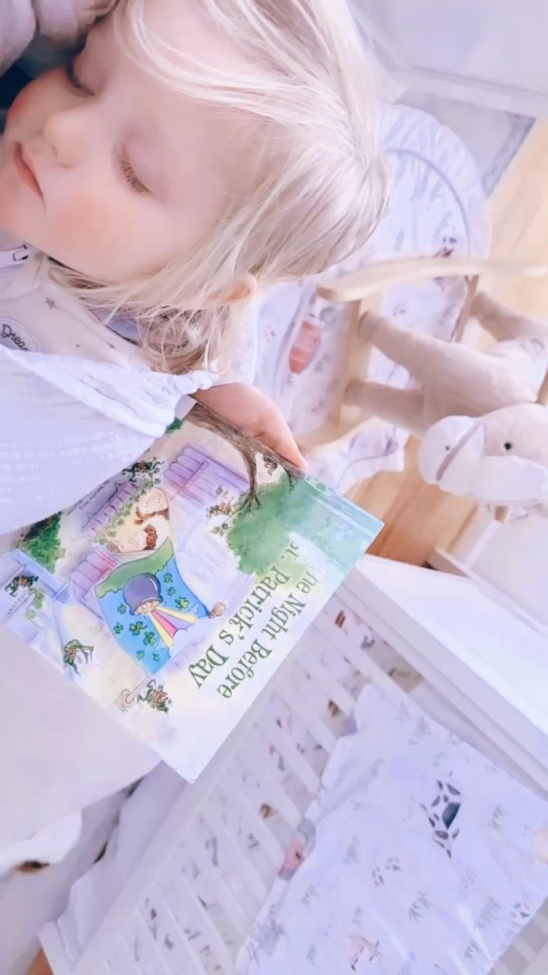 Luckiest mama with this view 🍀🍀🤱