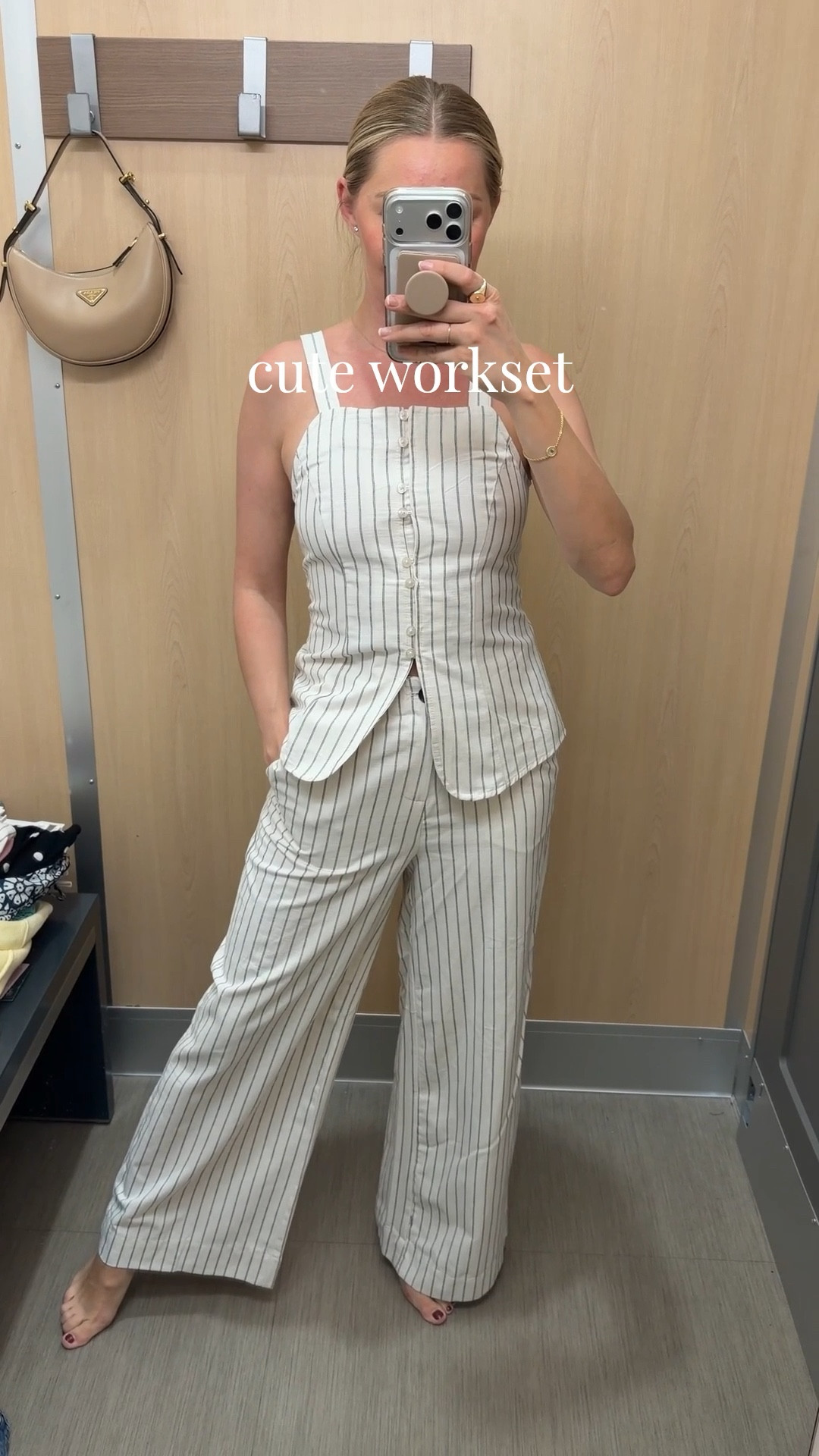 Love this pin stripe work fit 

#LTKSeasonal #LTKWorkwear #LTKootd