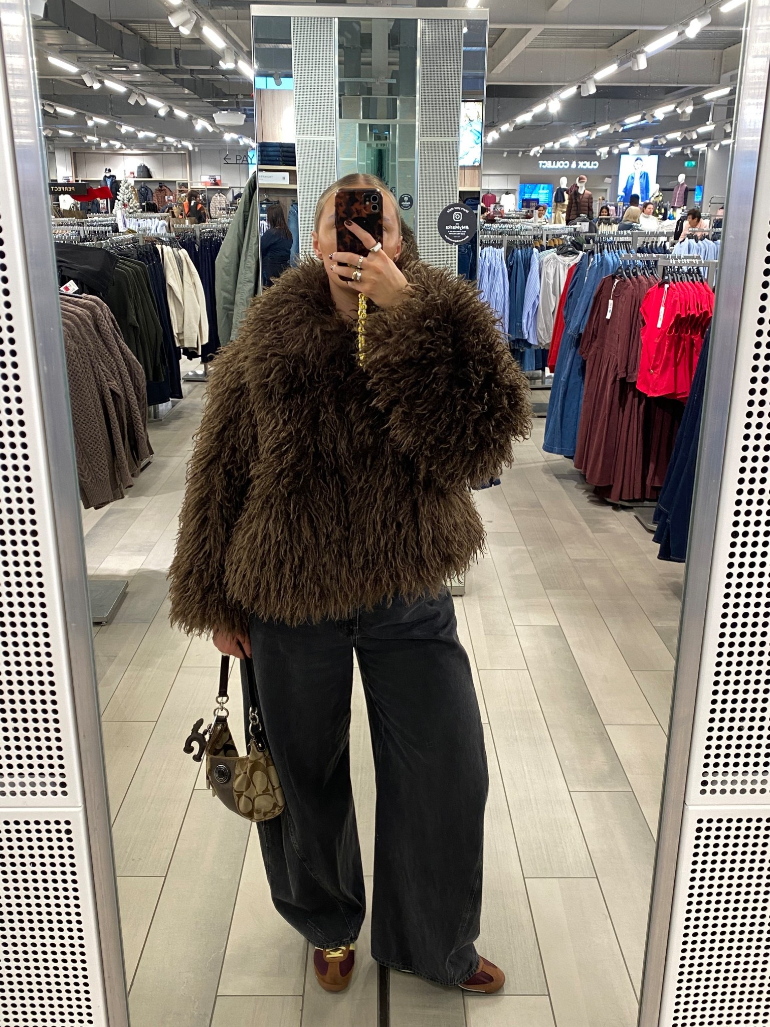 Brown fur coat 

#LTKautumn #LTKuk #LTKwinter