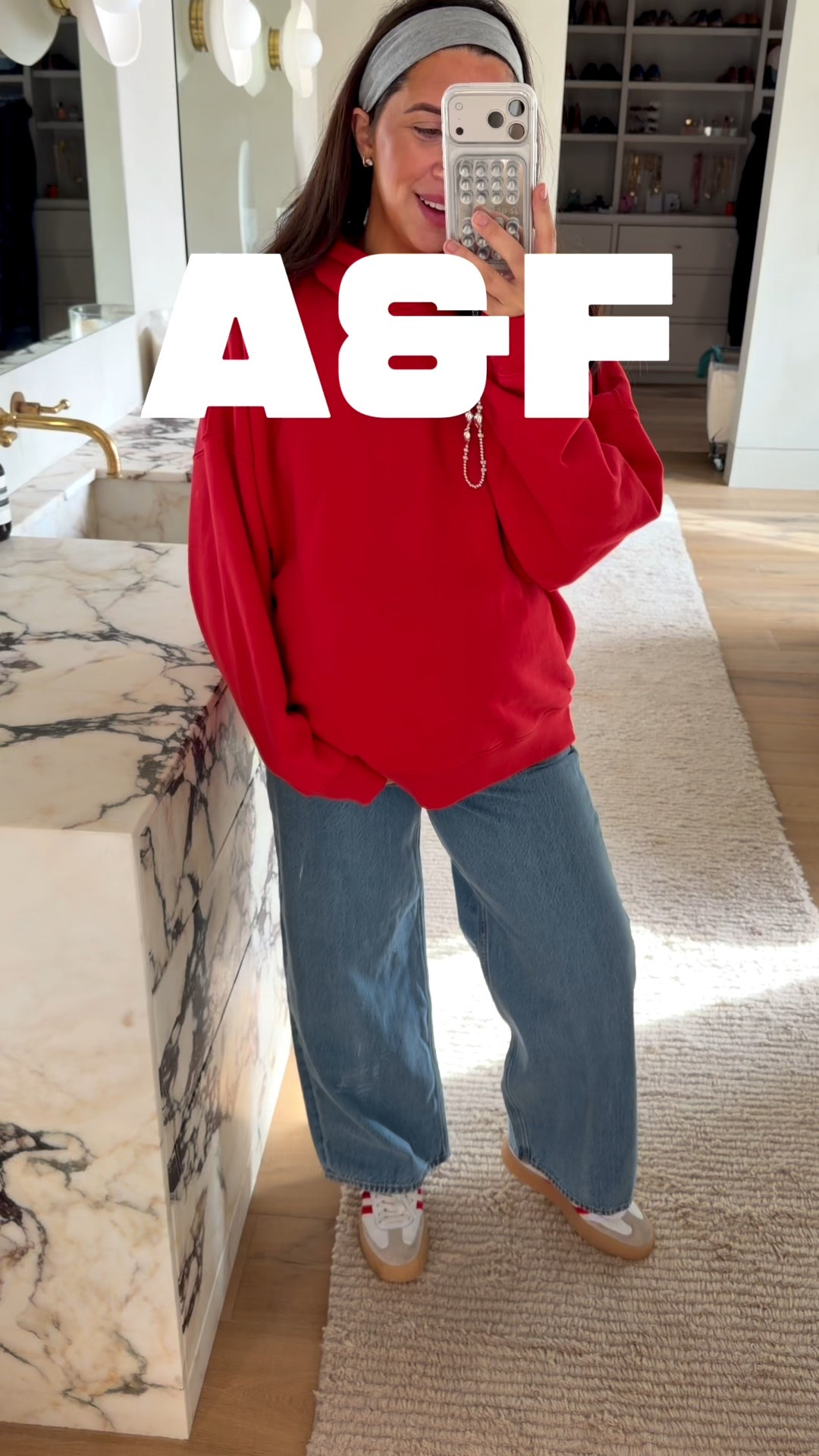 Abercrombie is running a denim sale right now and my code (BLAMEITONDEDE) stacks for 15% off! 

Wearing low rise ultra loose bow jean in size 29✨

Dressupbuttercup.com #dressupbuttercup #dederaad


#LTKgrwm #LTKSaleAlert #LTKmomlife