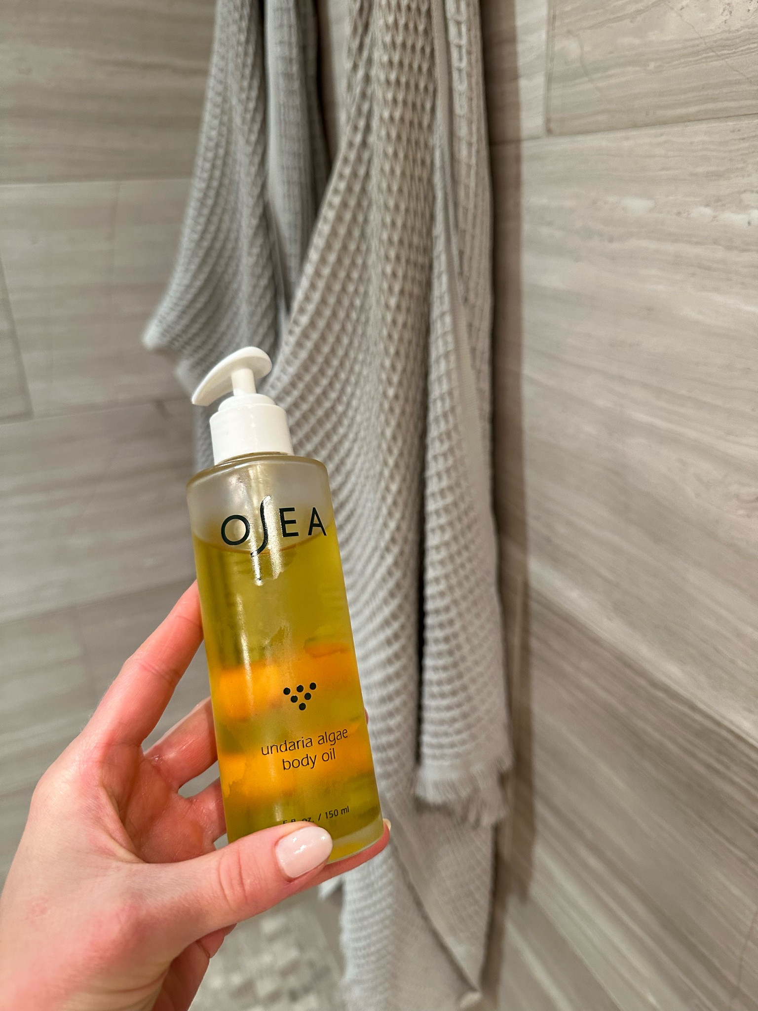 Besttttt body oil! Code is sophiec10 

#LTKFind #LTKunder100 #LTKbeauty