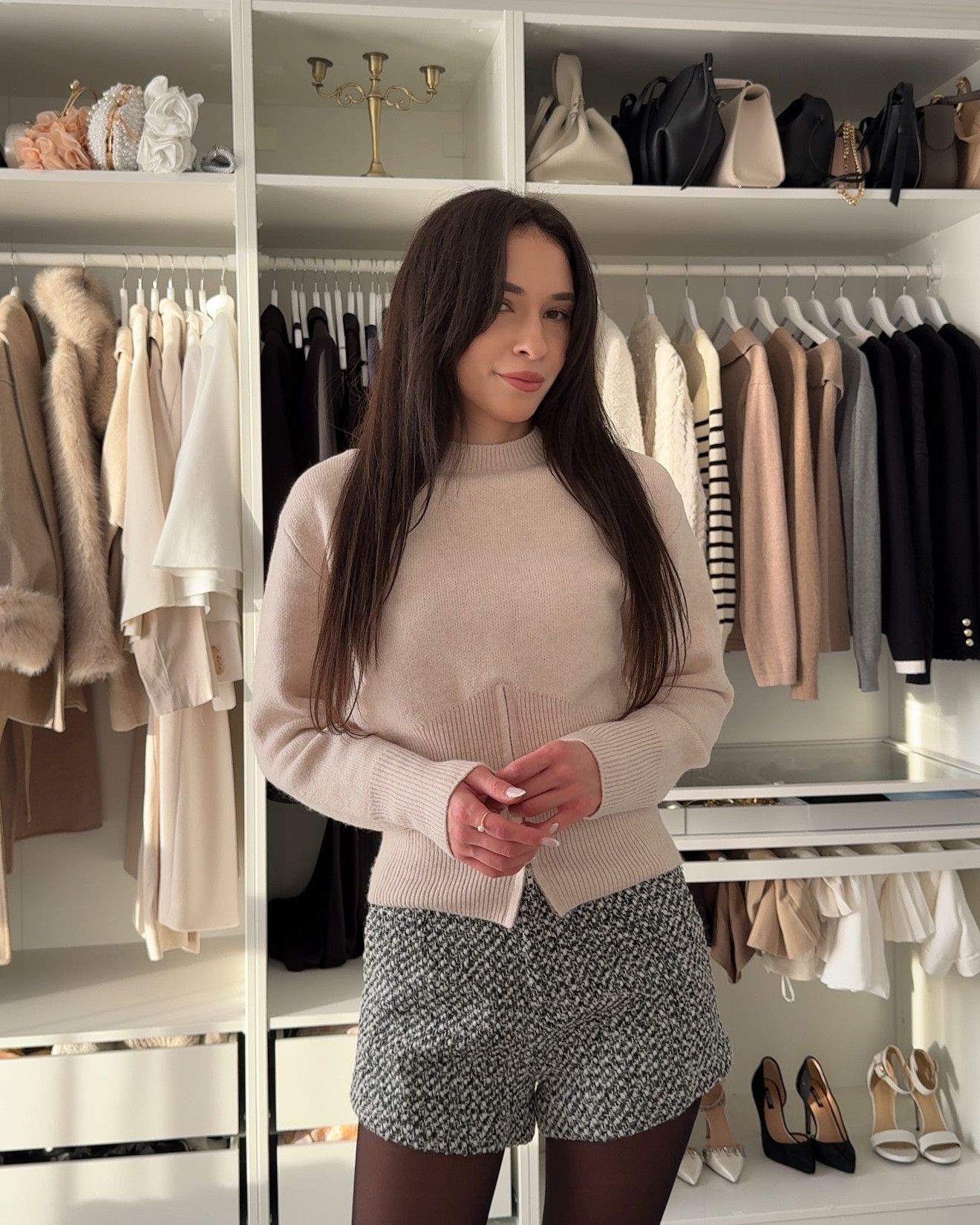 Shorts, sweater and thermal tights - the perfect layering combo 🧸