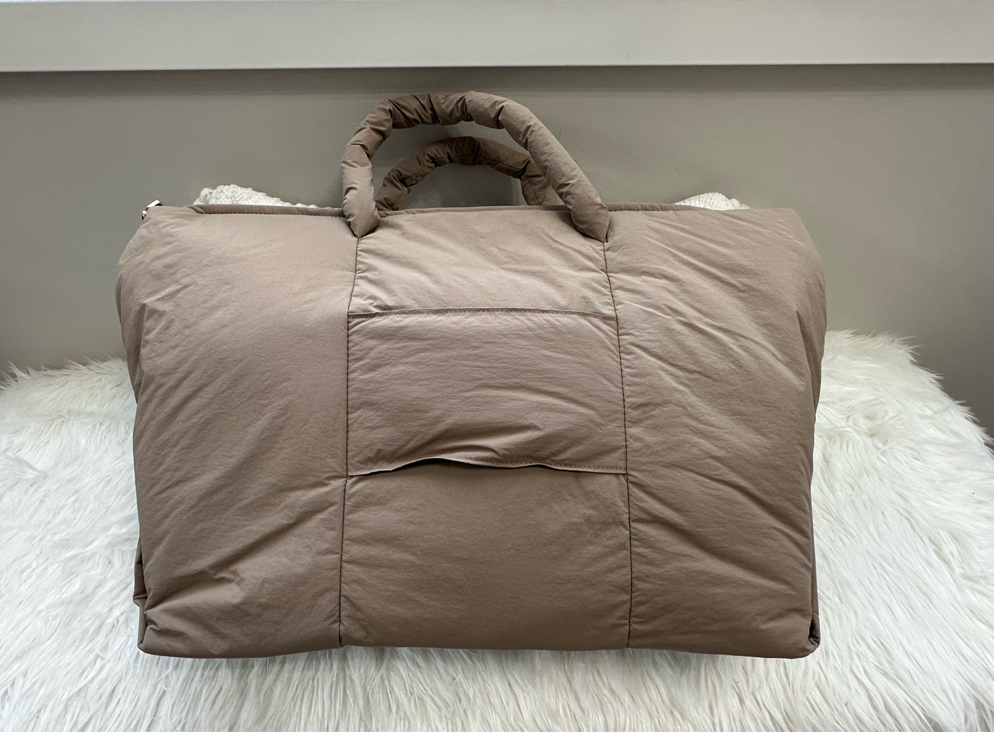 A new day weekender bag
#target @target #women handbag #weekend

#LTKstyletip #LTKFind #LTKitbag