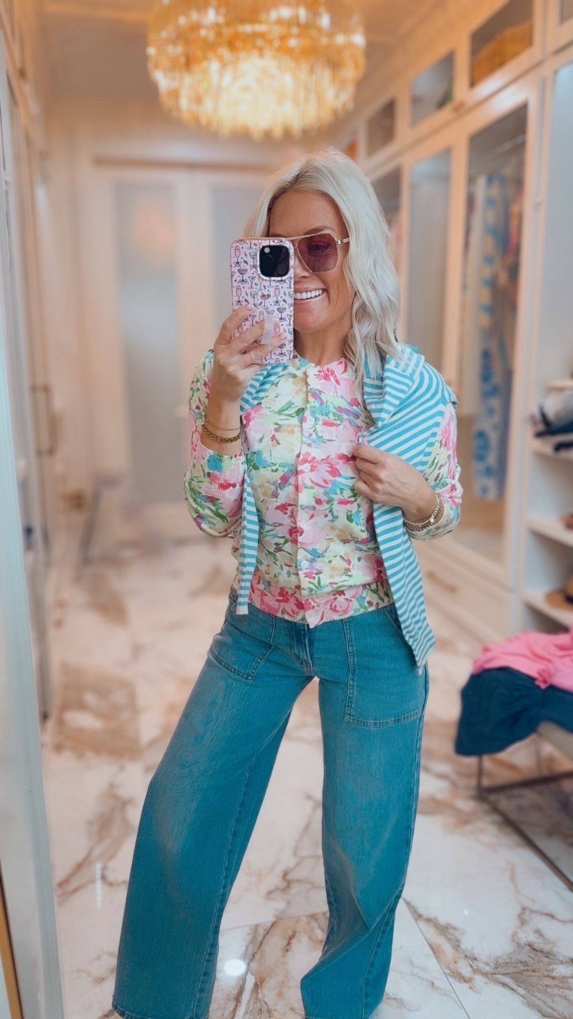 The cutest lily pulitzer look alike cardigan too for summer - size small
Jeans size 6
