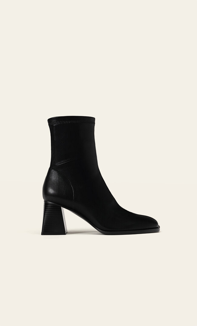 Stretch-Stiefeletten mit halbhohem Absatz | Stradivarius DE