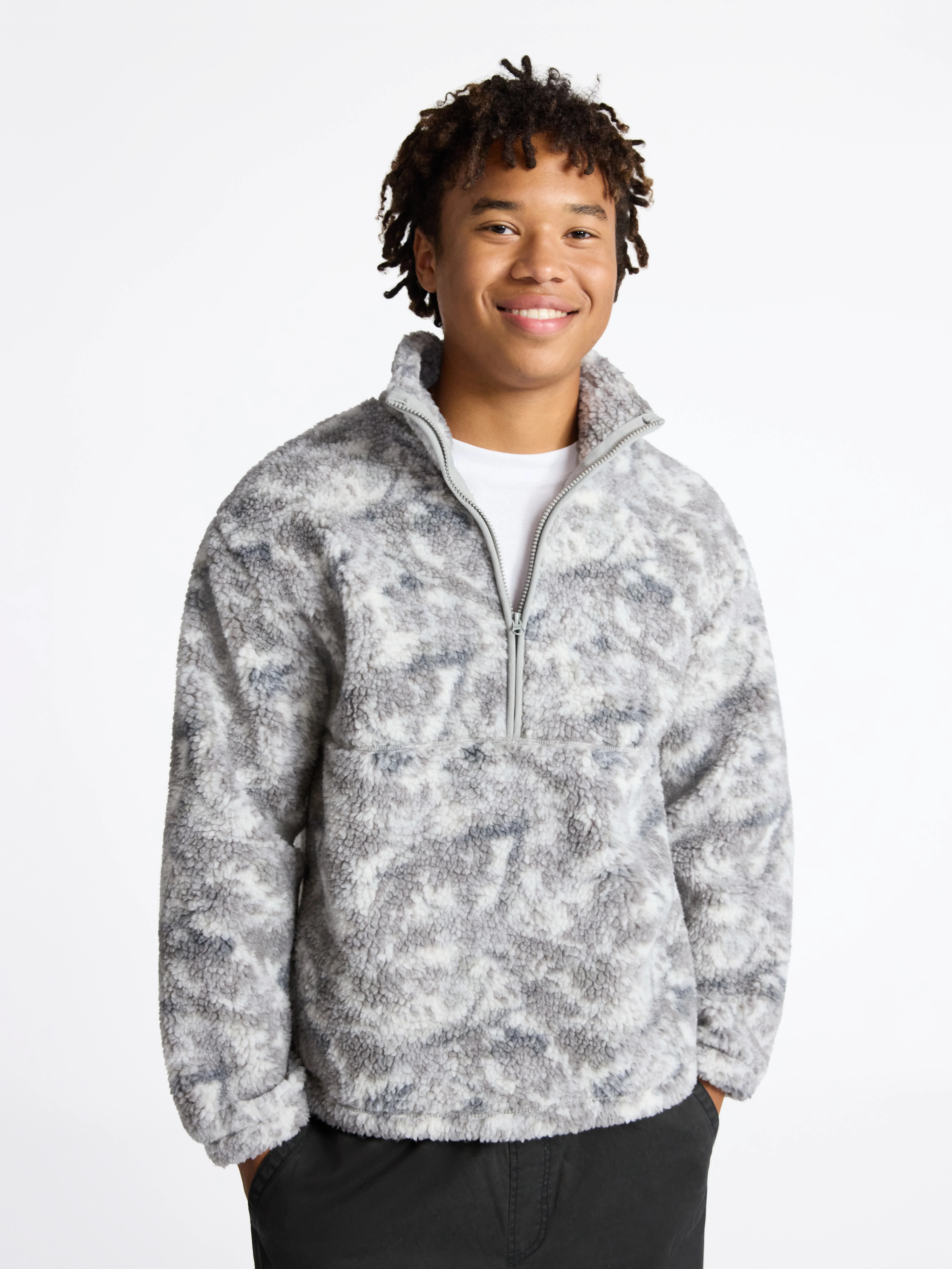 No Boundaries High Pile Fleece Pullover with Long Sleeves, Men's | Walmart (US)