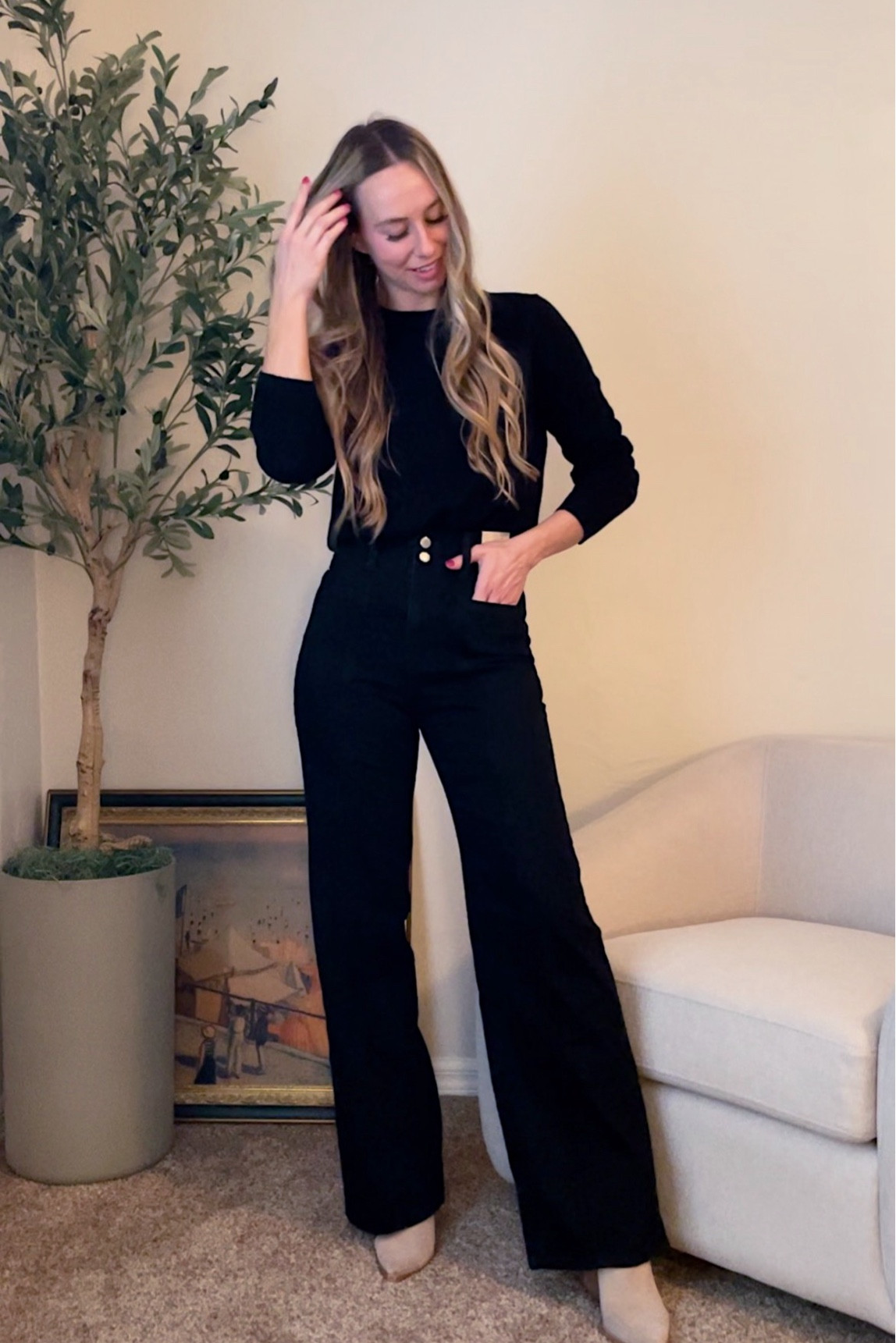 My FAVORITE cashmere sweater is on major sale right now! This is the perfect sweater for all your holiday looks this season. Comes in a bunch of colors! 🤍

#LTKSeasonal #LTKStyleTip #LTKSaleAlert