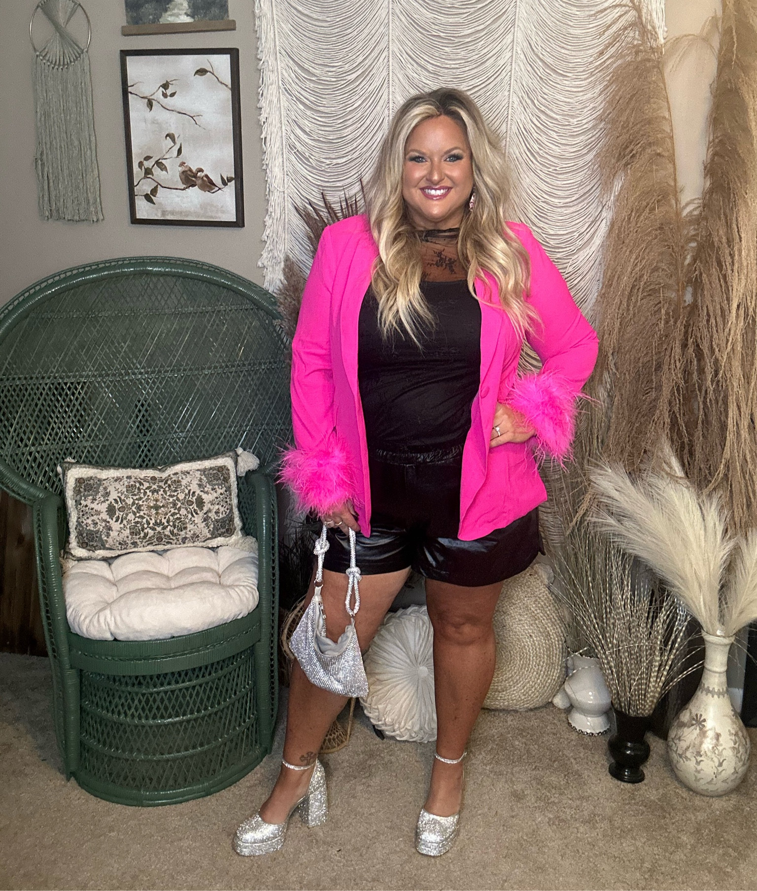 This new Buddy Love blazer is everything! I’m wearing an XL.

#LTKSeasonal #LTKParties #LTKHoliday