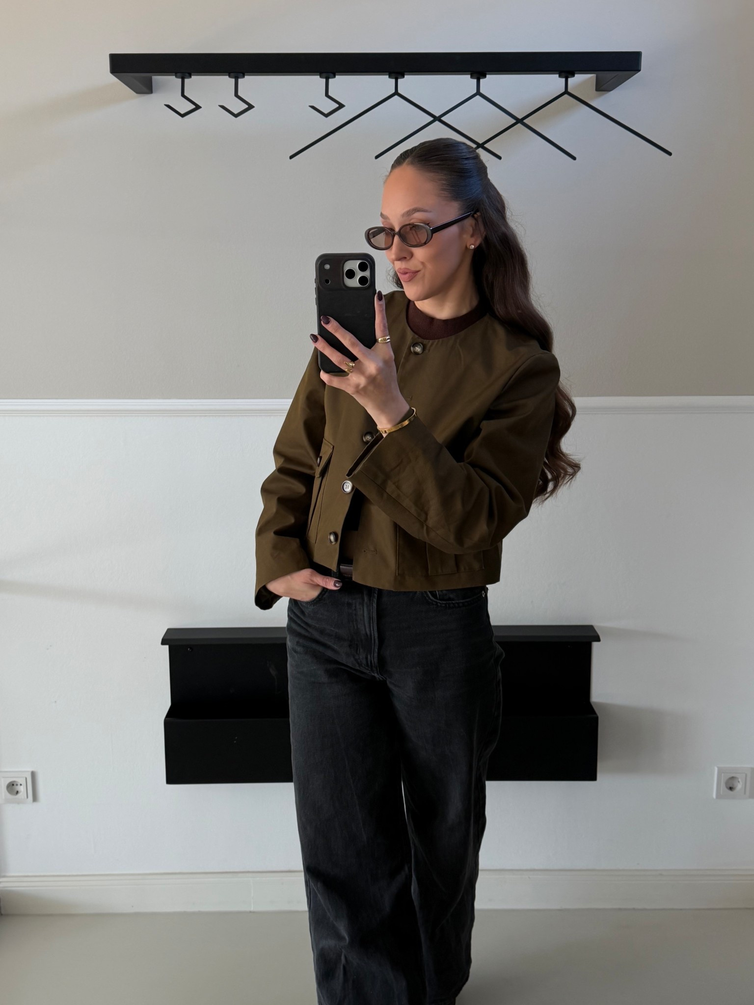 Braun, Schwarz und ein bisschen Attitude.

#LTKdeutschland #LTKspring #LTKstyletip