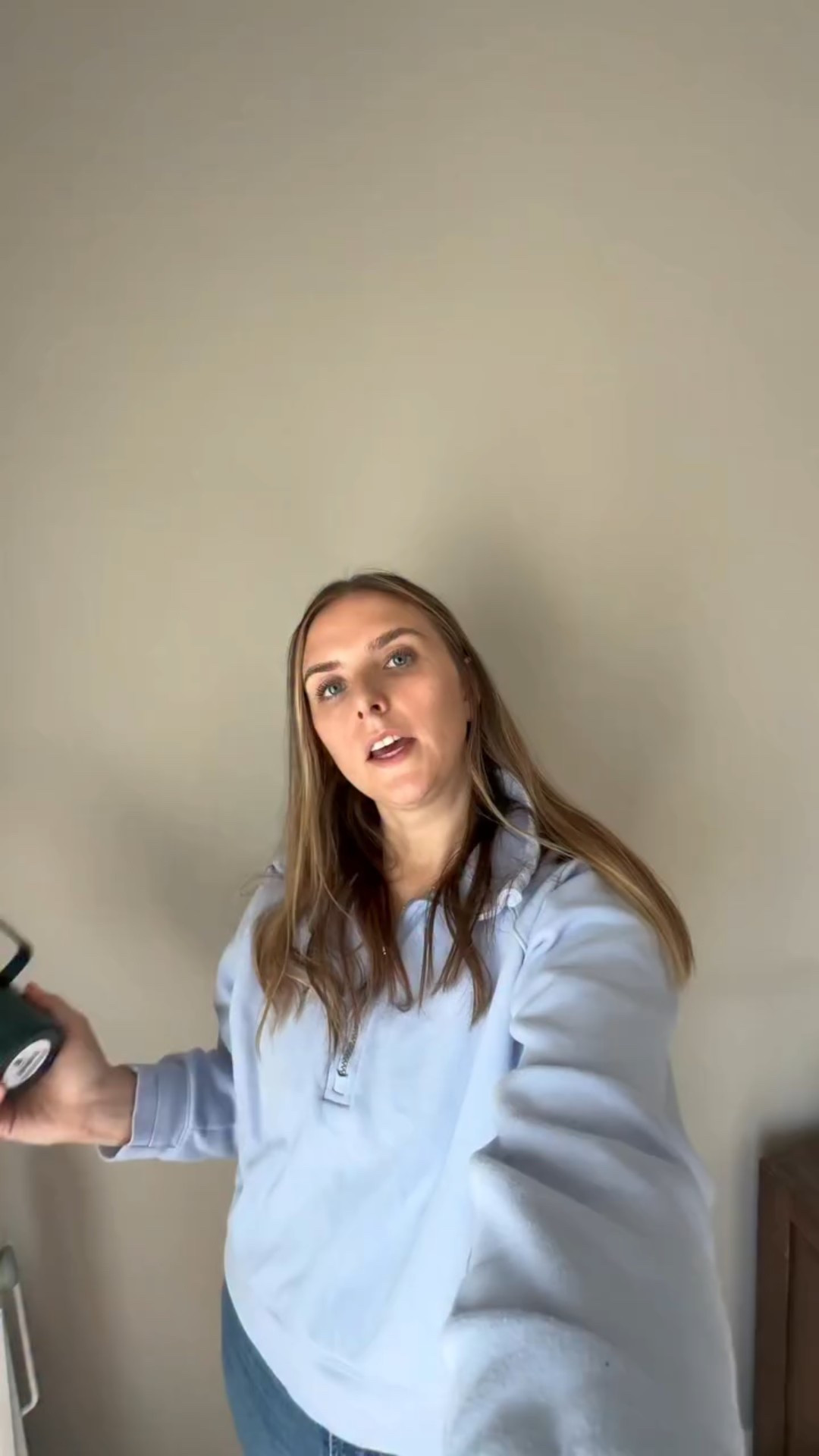 POV: your coffee actually stays hot while you’re chasing kids ☕️🤍

This 20oz stainless steel travel mug is my go-to for busy mom mornings — spill-proof, double-wall insulated, and perfect for coffee on the go (or iced coffee when the chaos hits). Durable, BPA-free, and easy to toss in the car without stressing.

Mom-approved. Coffee-lover approved.
Comment LINK below for it to be sent to you 🛒✨

#talhydration #coffee #mom #realmomlife #ad