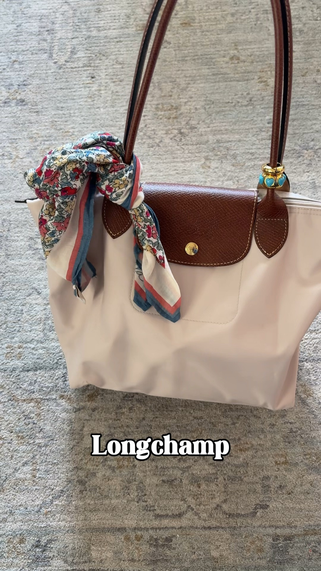 What’s in my bag! Featuring one of my favorite bags, the long chomp medium shoulder bag, big enough to carry everything on small enough to travel with! ￼

#LTKBaby #LTKWorkwear #LTKSaleAlert